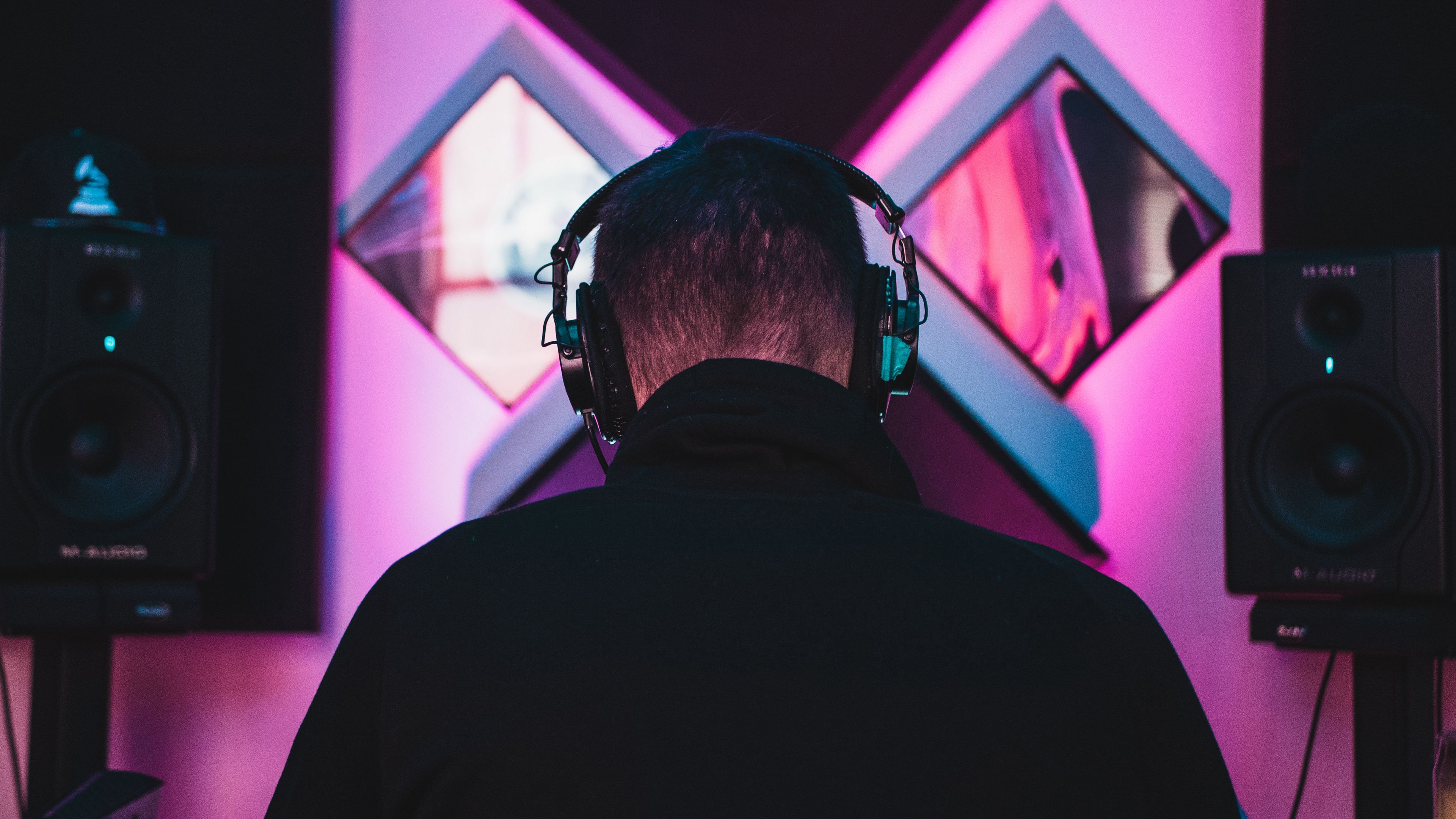 dj, musician, headphones, music, 4k, HD Wallpaper