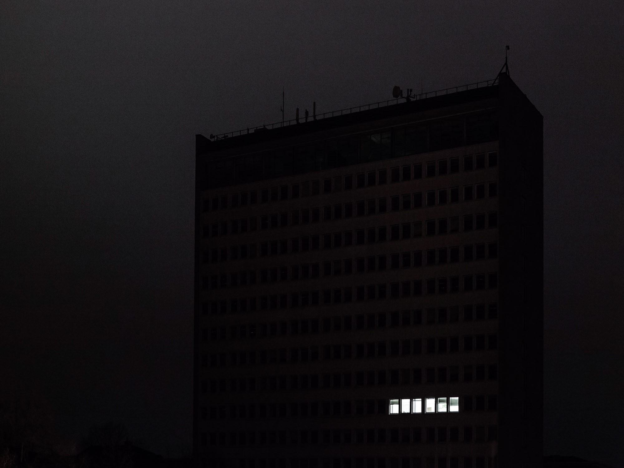 night, city, dark, building, HD Wallpaper