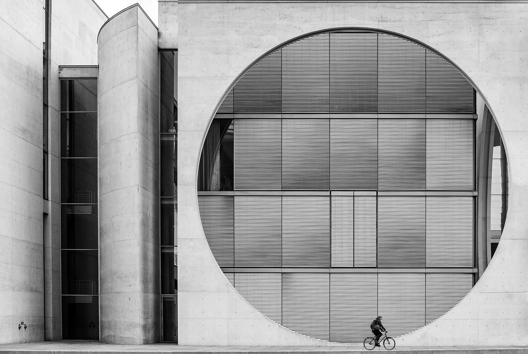 photography, monochrome, Berlin, Germany, architecture, building, modern, bicycle, men, HD Wallpaper