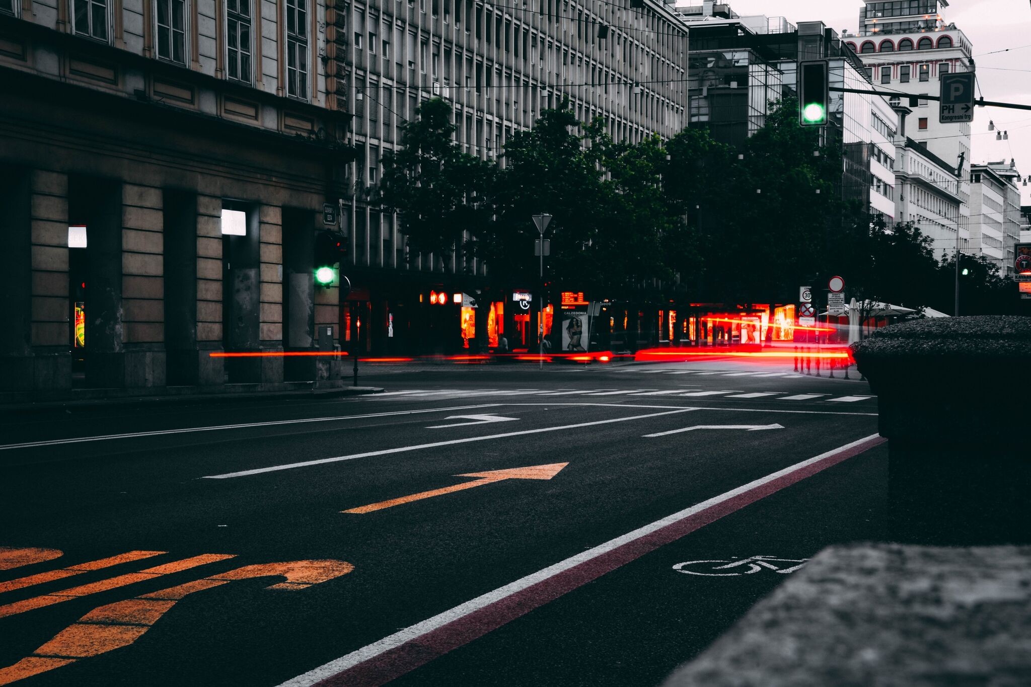 cityscape, traffic lights, traffic signs, HD Wallpaper
