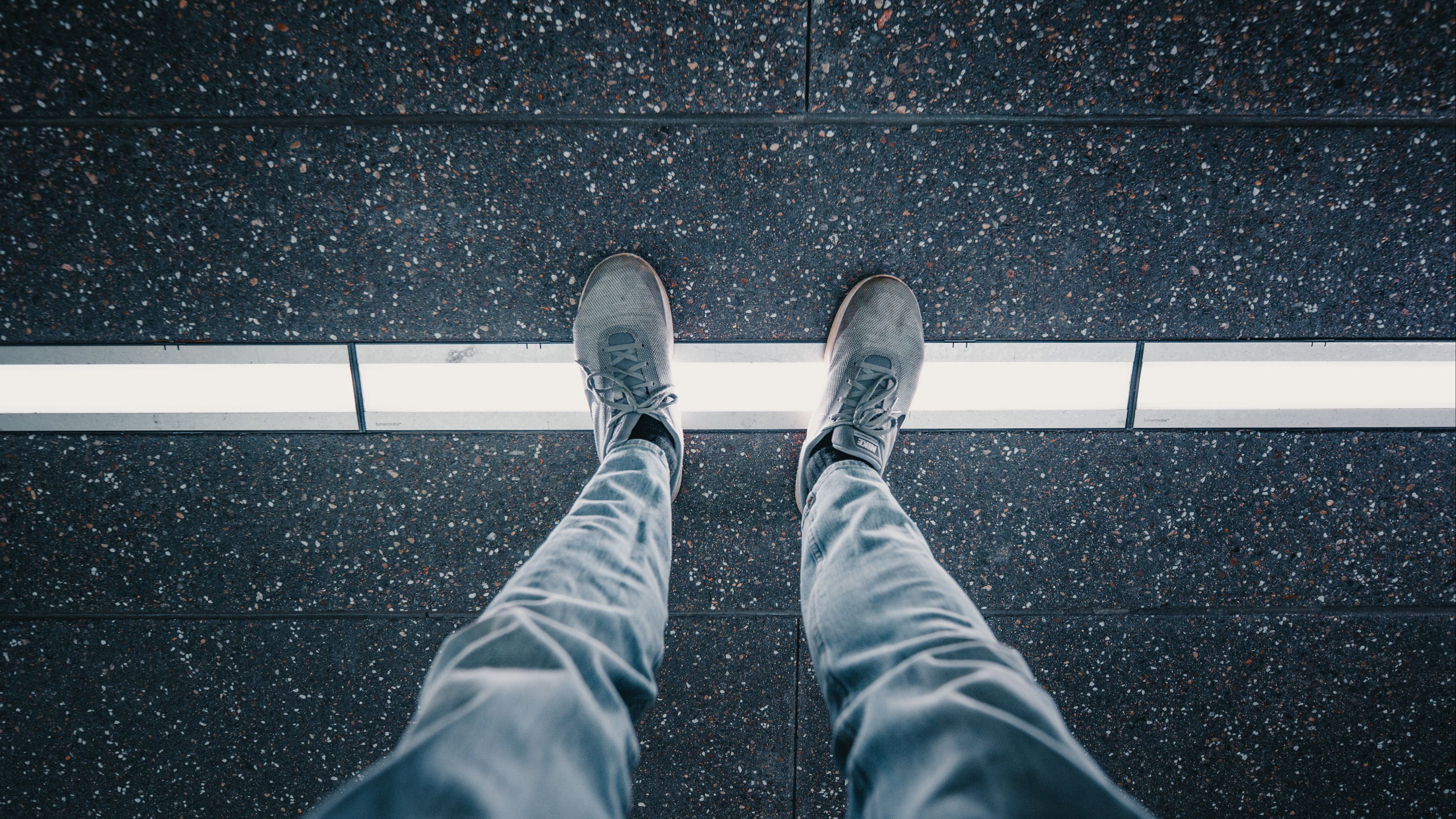 man, legs, sneakers, jeans, 4k, HD Wallpaper