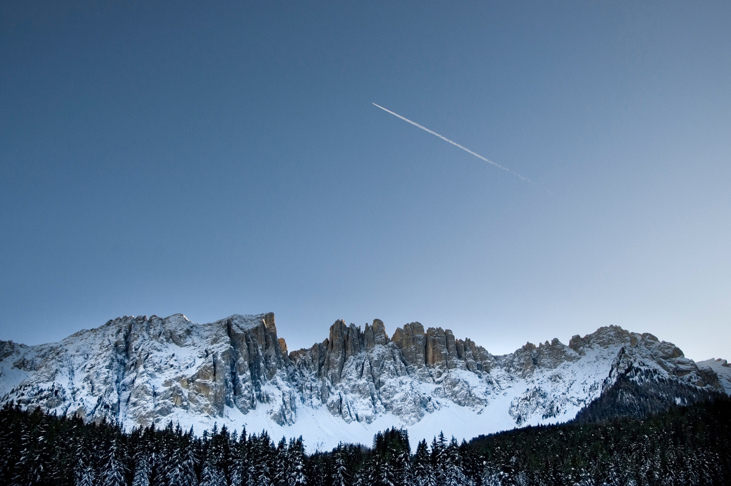 nature, mountains, snow, clear sky, pine trees, landscape, HD Wallpaper