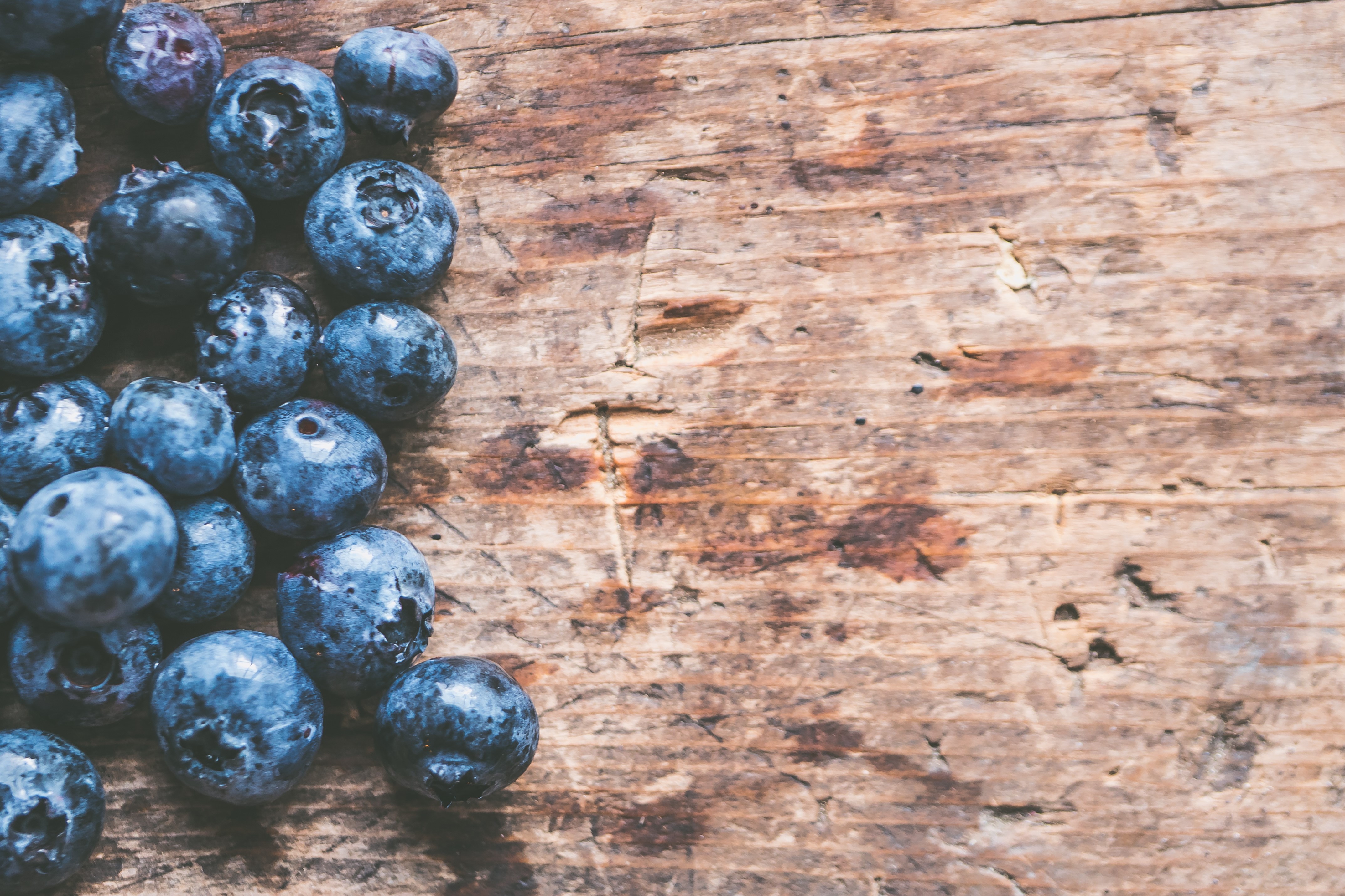 blueberries, closeup, food, fresh, fruit, table, HD Wallpaper