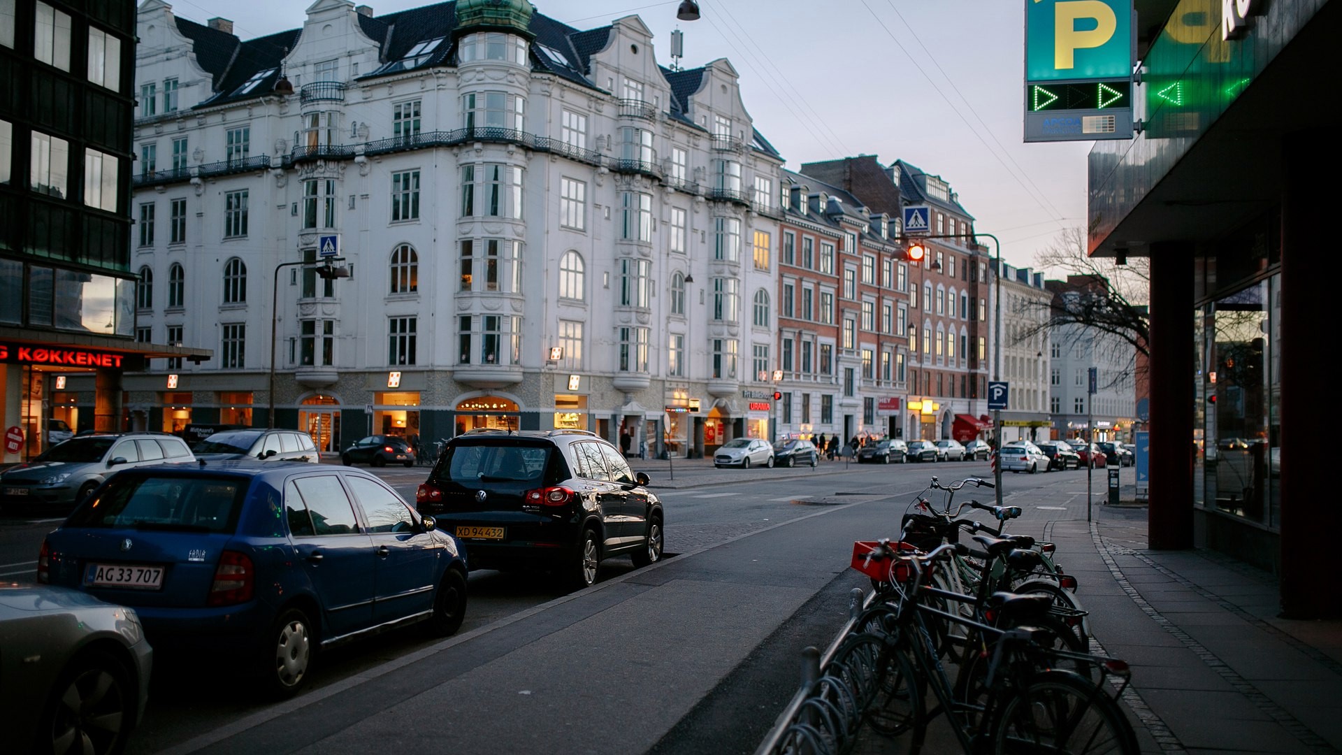 photography, cityscape, car, bicycle, building, road, HD Wallpaper
