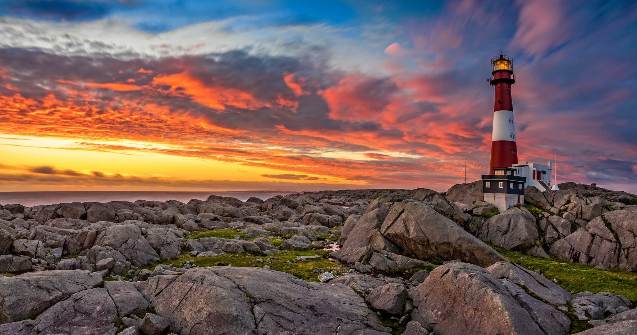 sky, sunlight, lighthouse, clouds, HD Wallpaper