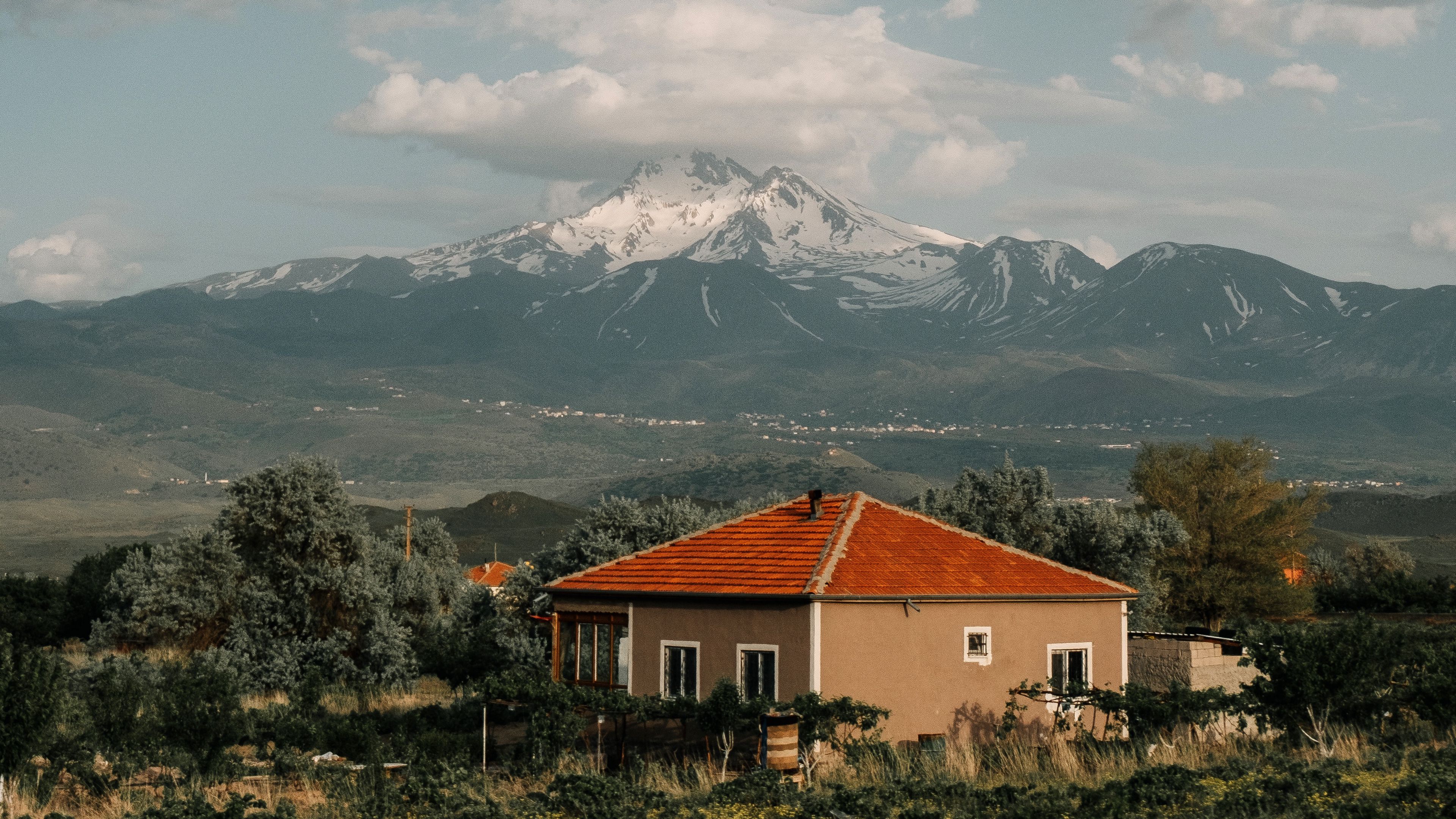house, mountains, clouds, landscape, country, 4k, HD Wallpaper
