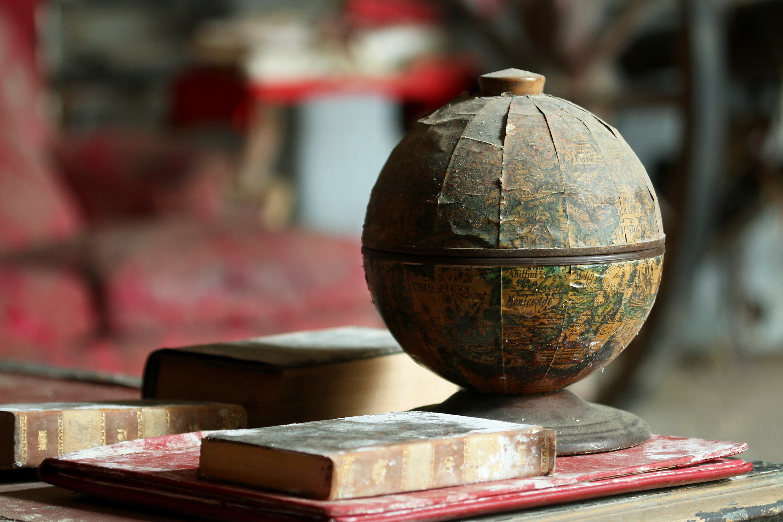old, globes, indoors, blurred, depth of field, books, HD Wallpaper