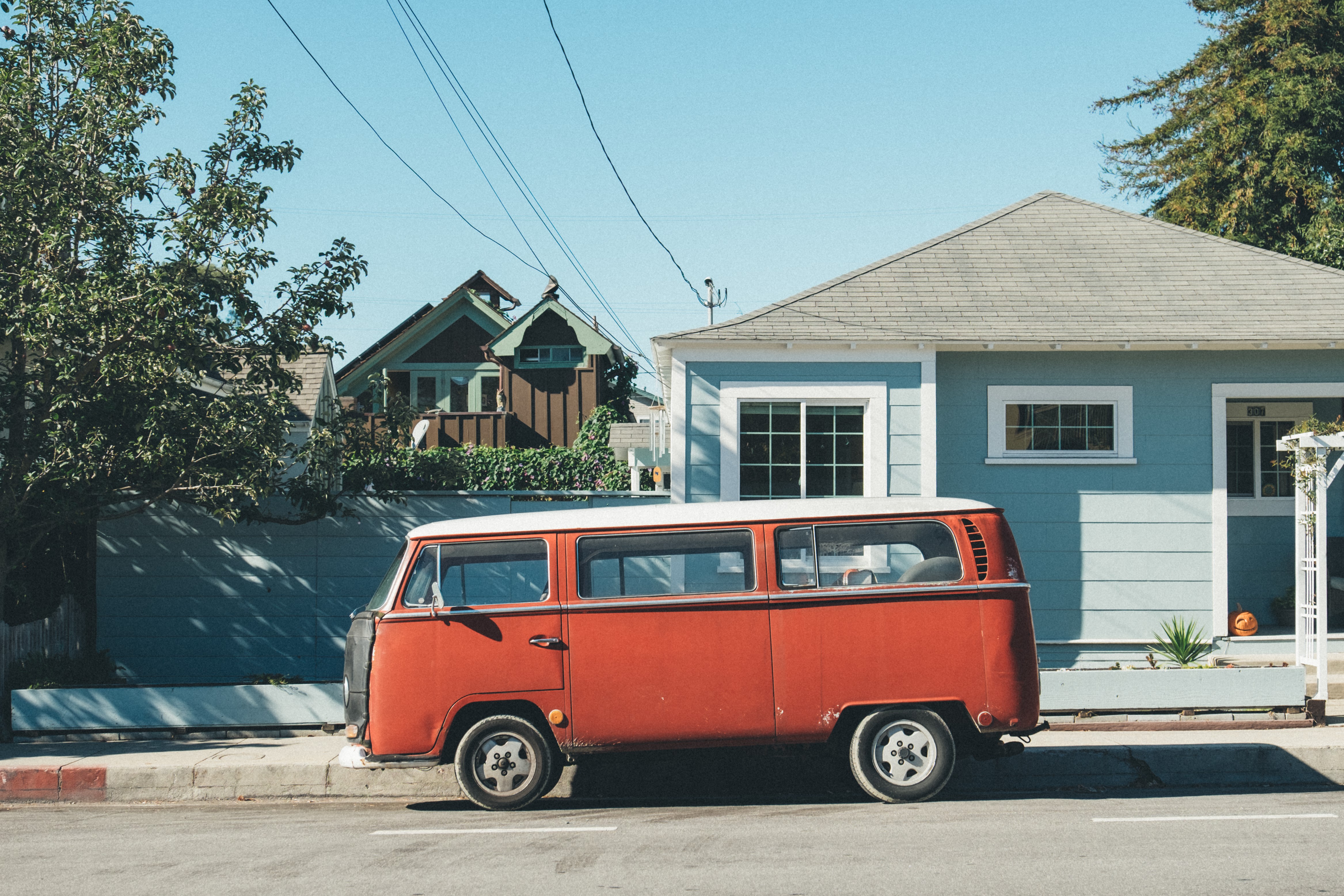 Volkswagen, car, house, street, vw bus, side view, red cars, HD Wallpaper