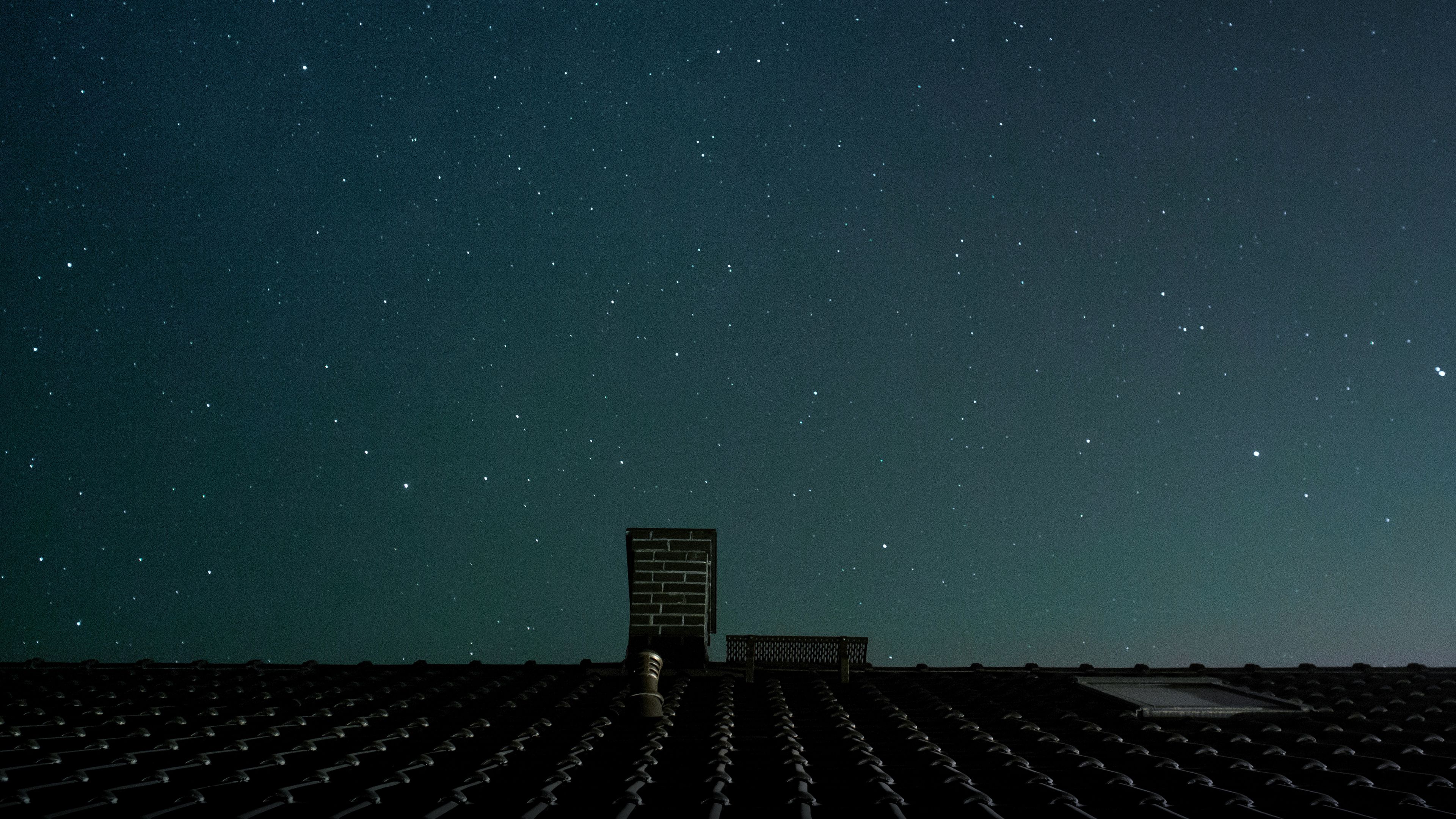 roof, starry sky, night, stars, dark, chimney, 4k, HD Wallpaper