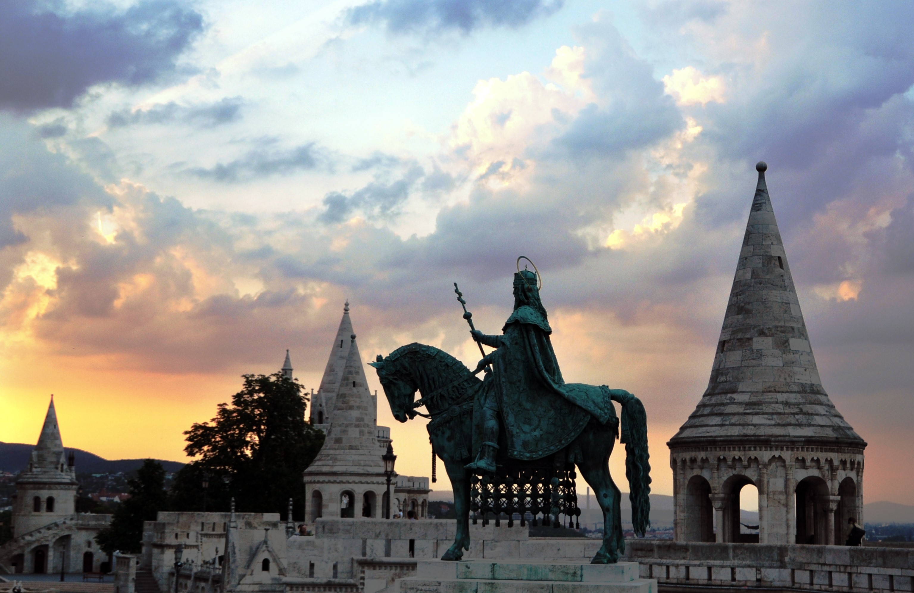 architecture, old building, Budapest, Hungary, sunset, clouds, tower, historic, ancient, king, horse, trees, statue, hills, HD Wallpaper