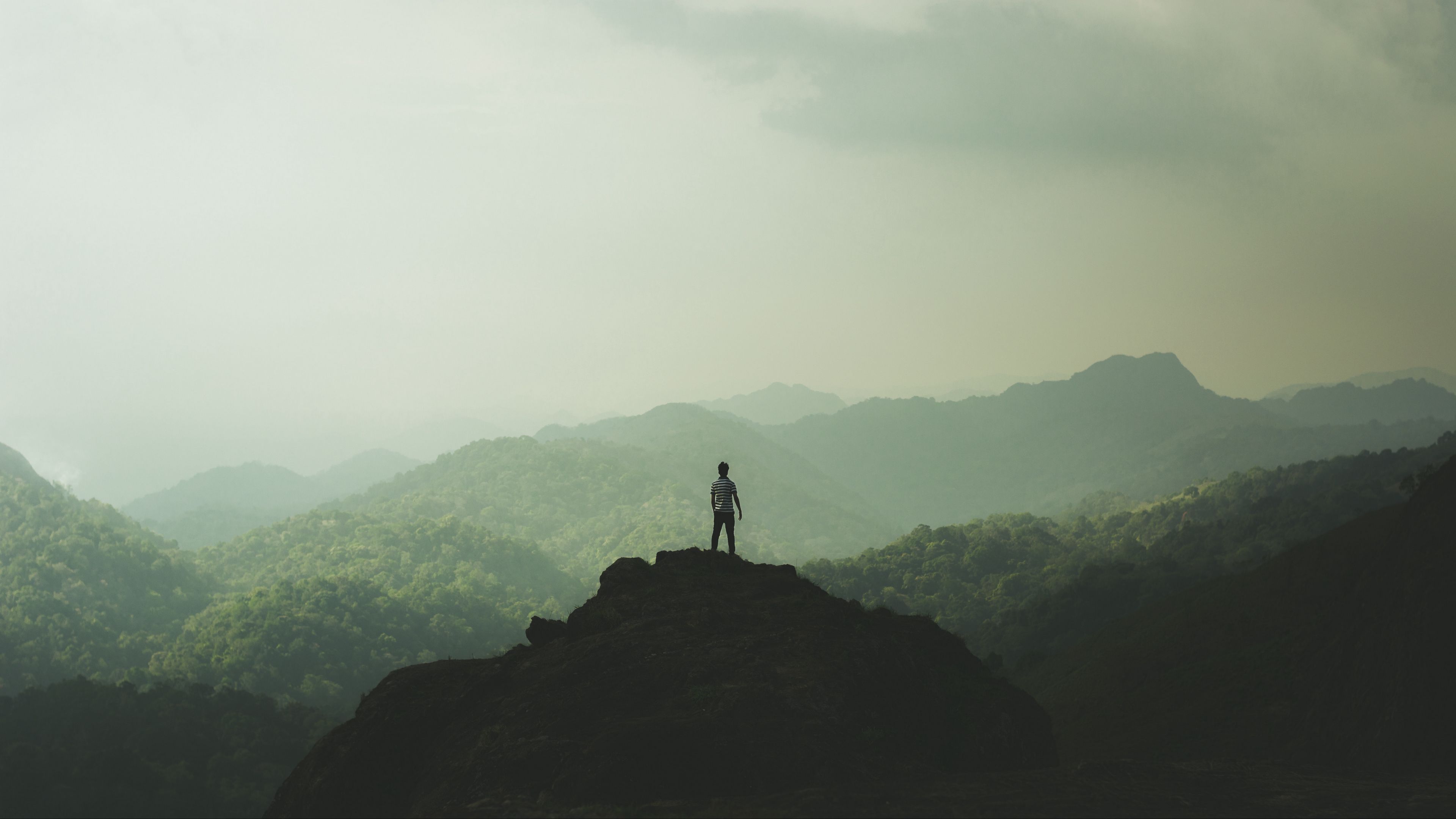 silhouette, mountains, fog, peak, loneliness, freedom, 4k, HD Wallpaper