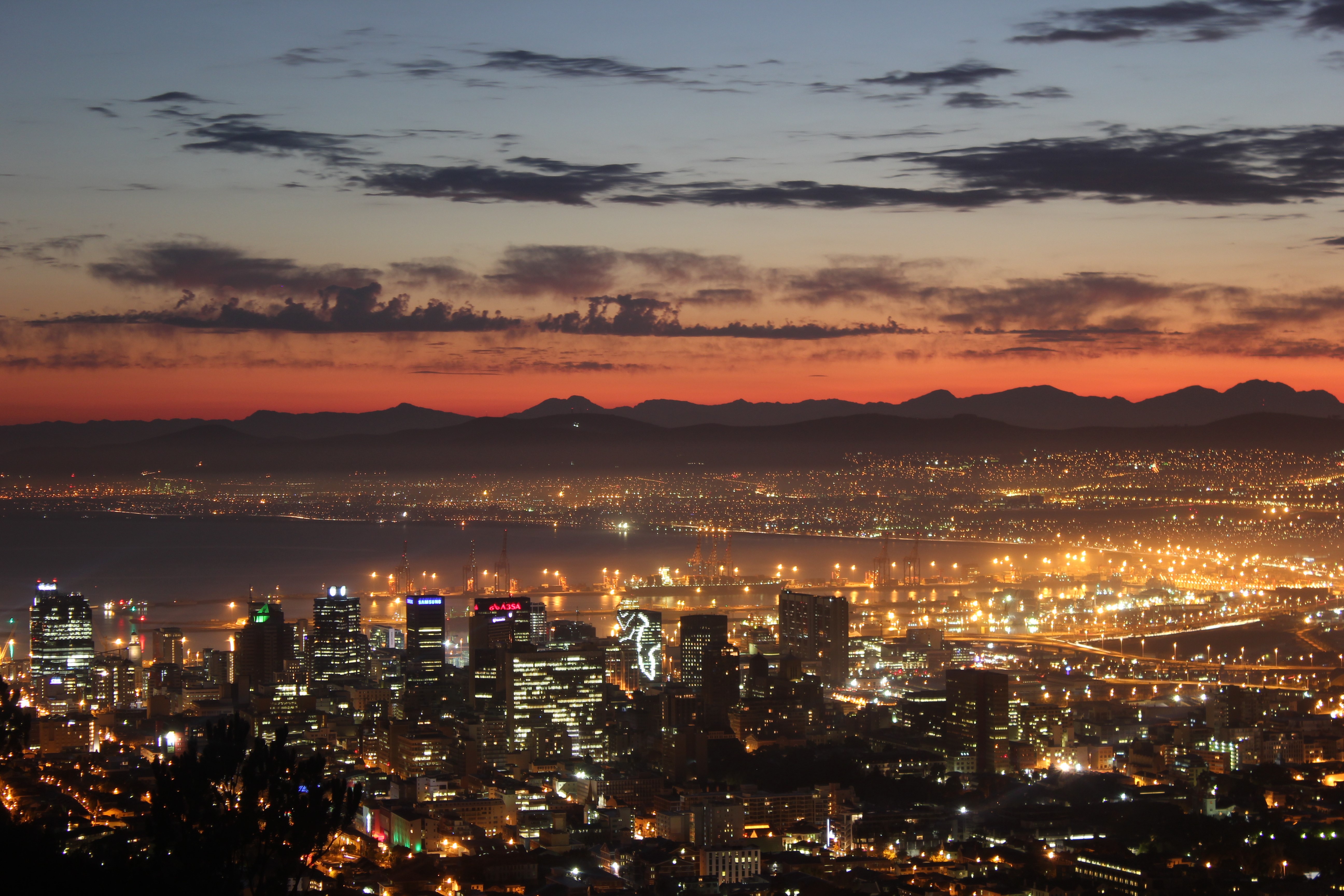 Cape Town, lights, sunrise, skyscraper, sun rays, clouds, cityscape, HD Wallpaper