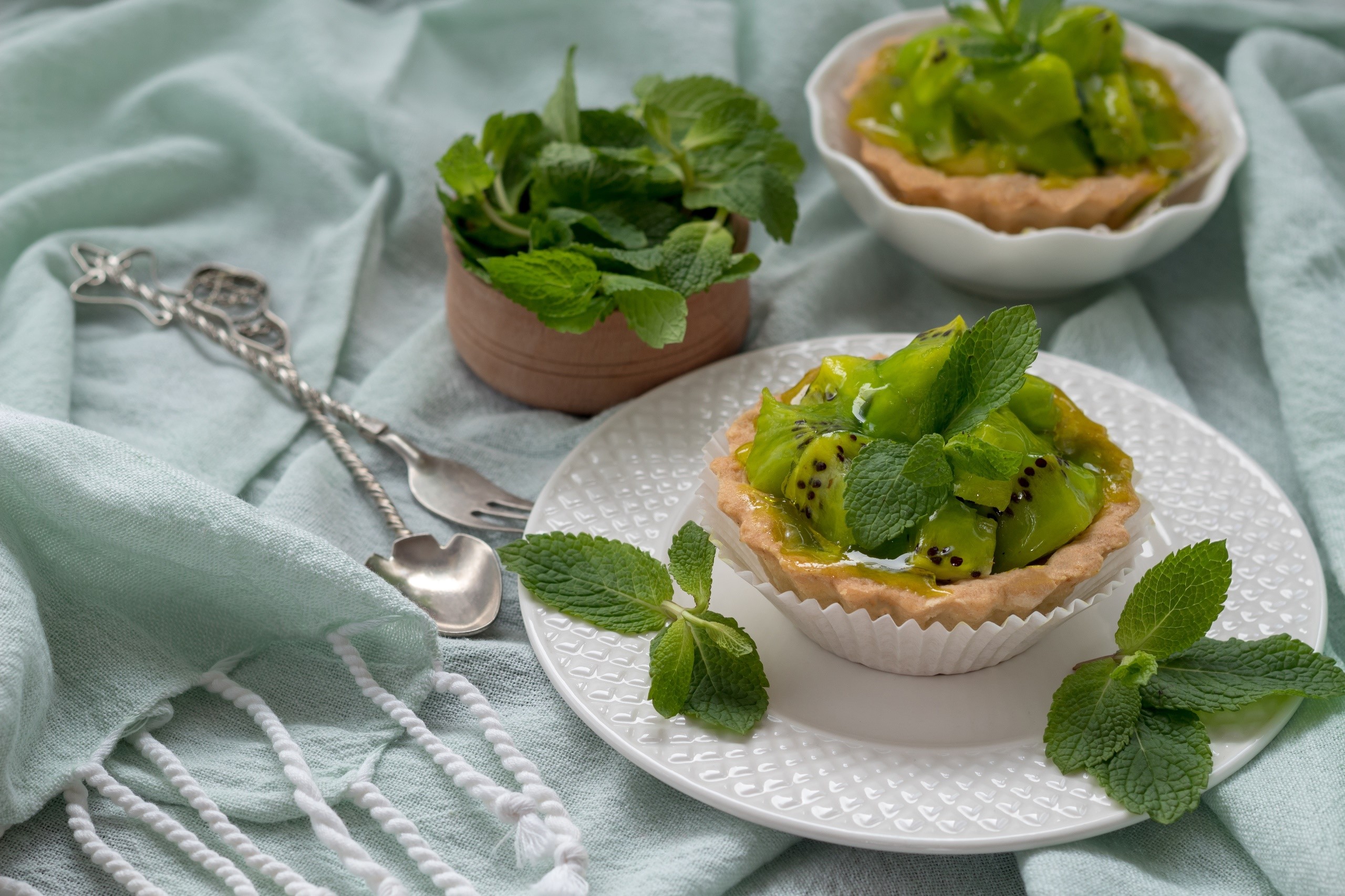 dessert, food, sweets, kiwi (fruit), leaves, HD Wallpaper