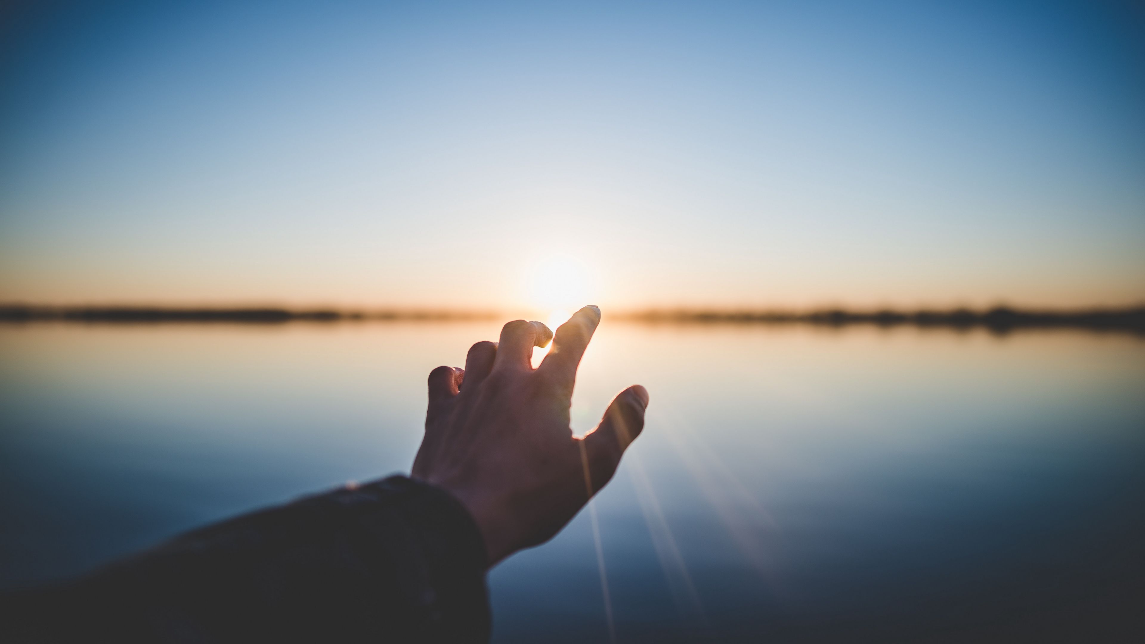 hand, sunlight, touch, rays, 4k, HD Wallpaper