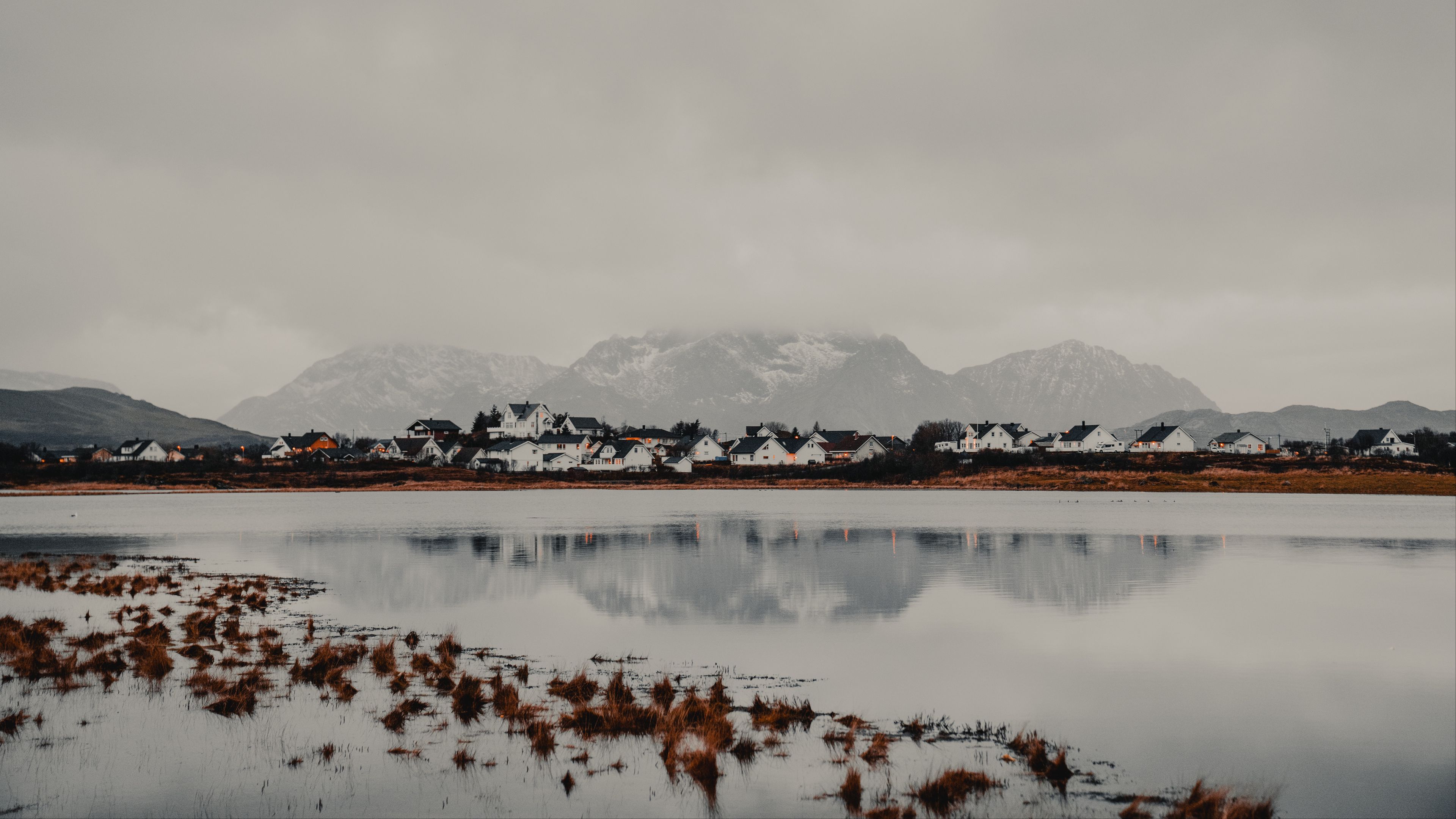 mountains, lake, houses, fog, coast, land, upland, 4k, HD Wallpaper