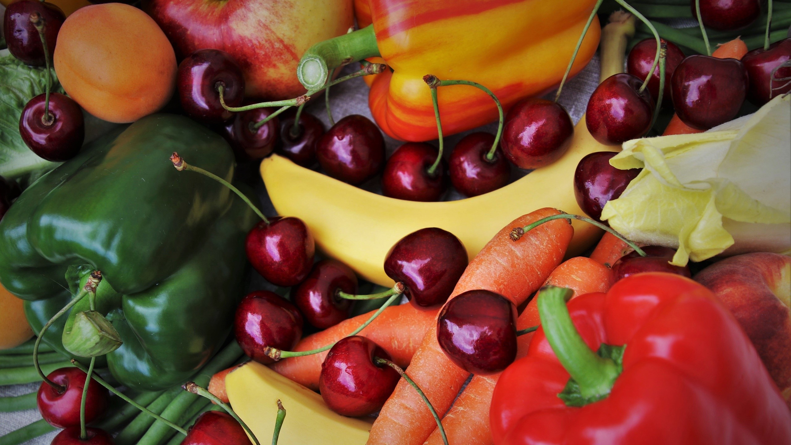 vegetables, food, fruit, cherries, apricots, carrots, bell peppers, bananas, apples, lettuce, peaches, HD Wallpaper