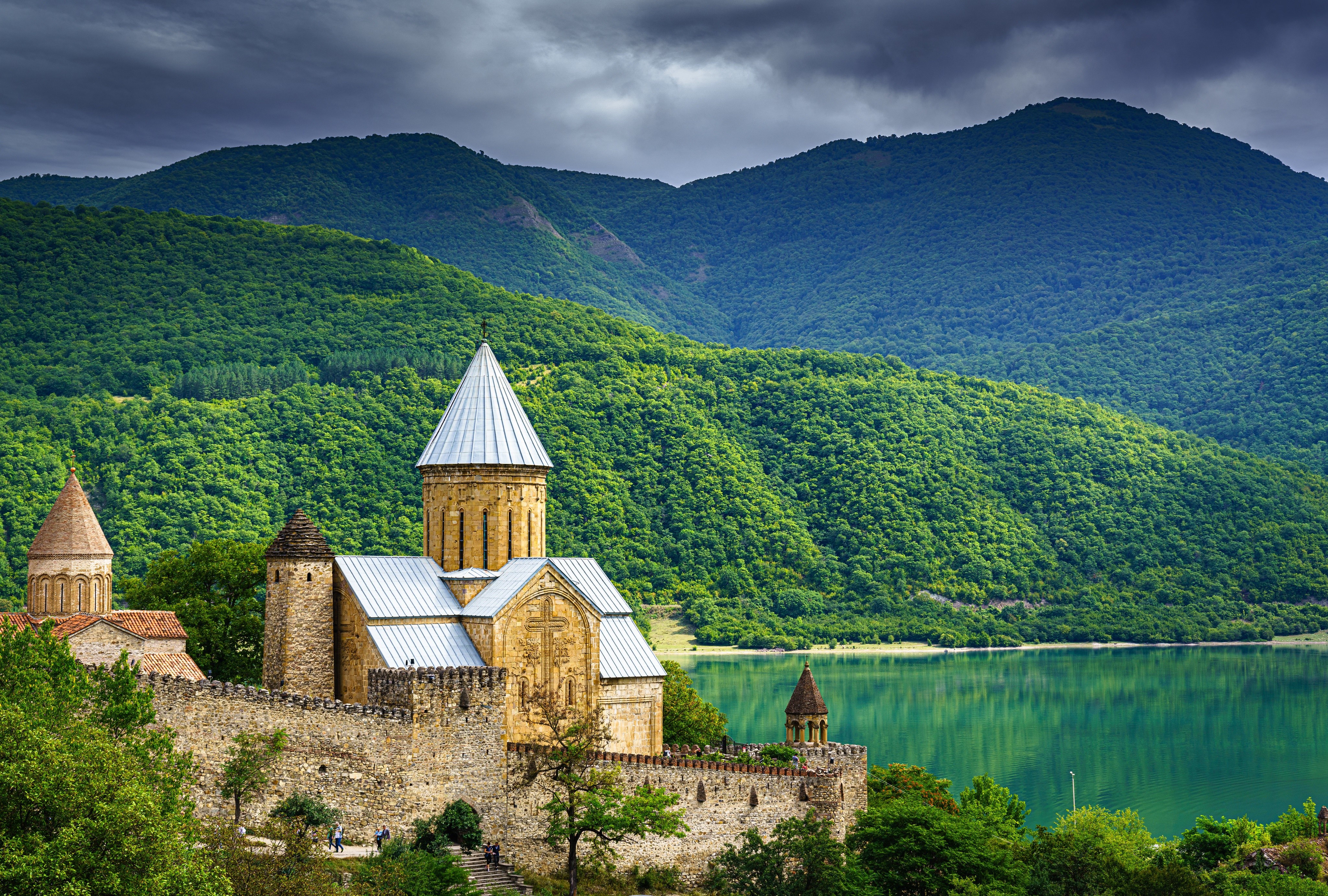 landscape, lake, castle, water, trees, forest, mountains, sky, clouds, Georgia (country), HD Wallpaper
