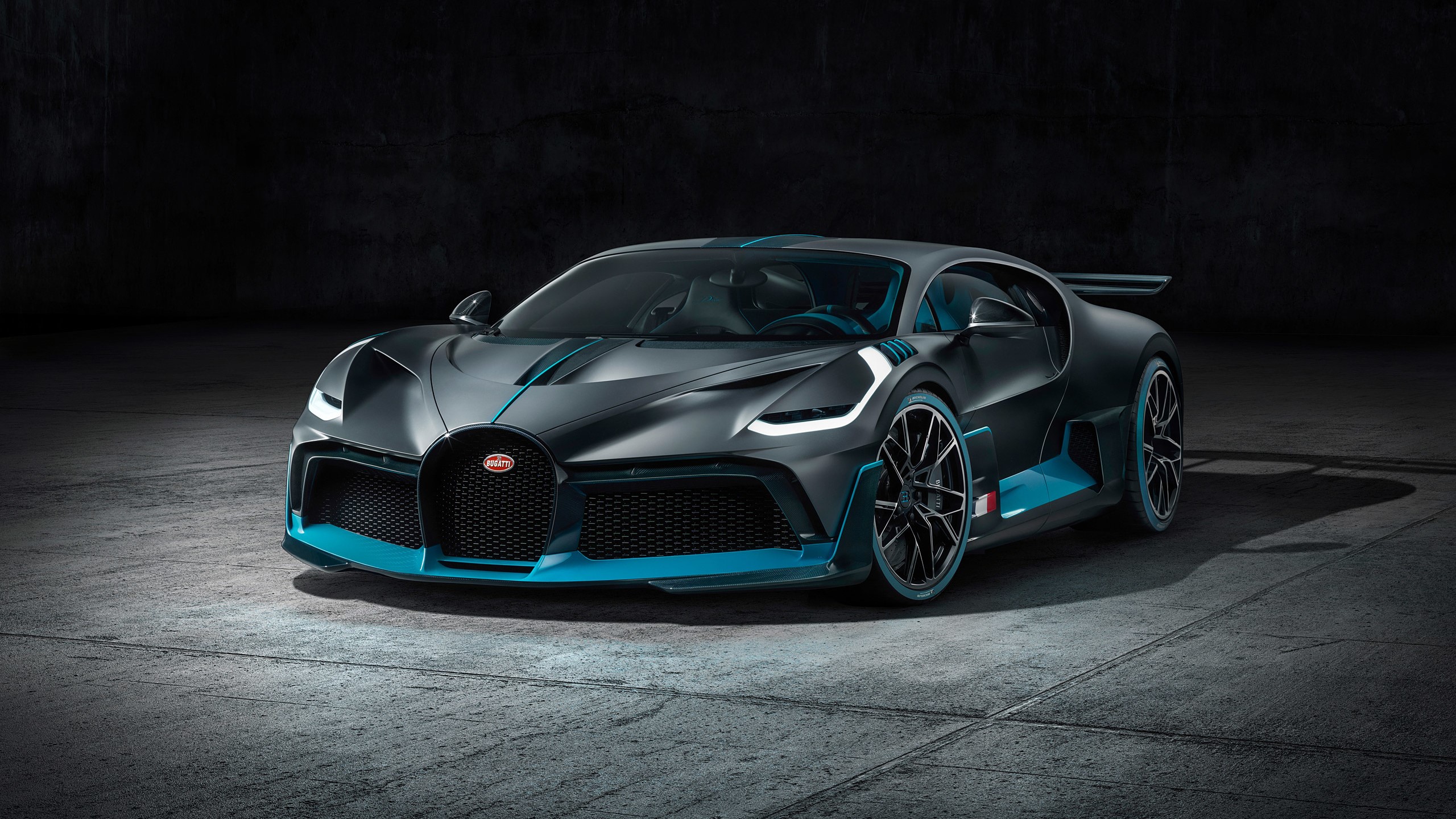 Bugatti Divo, car, vehicle, supercars, spotlights, HD Wallpaper
