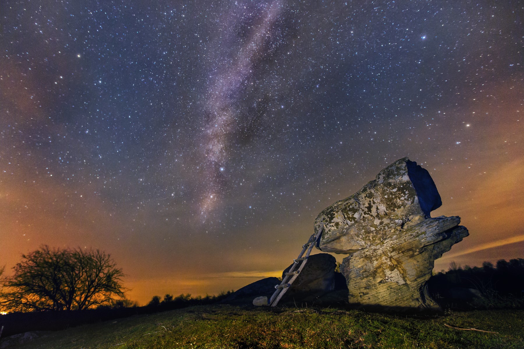 Ivan Slavov, stars, night, aurorae, rocks, nature, field, dark, ladder, sky, landscape, HD Wallpaper