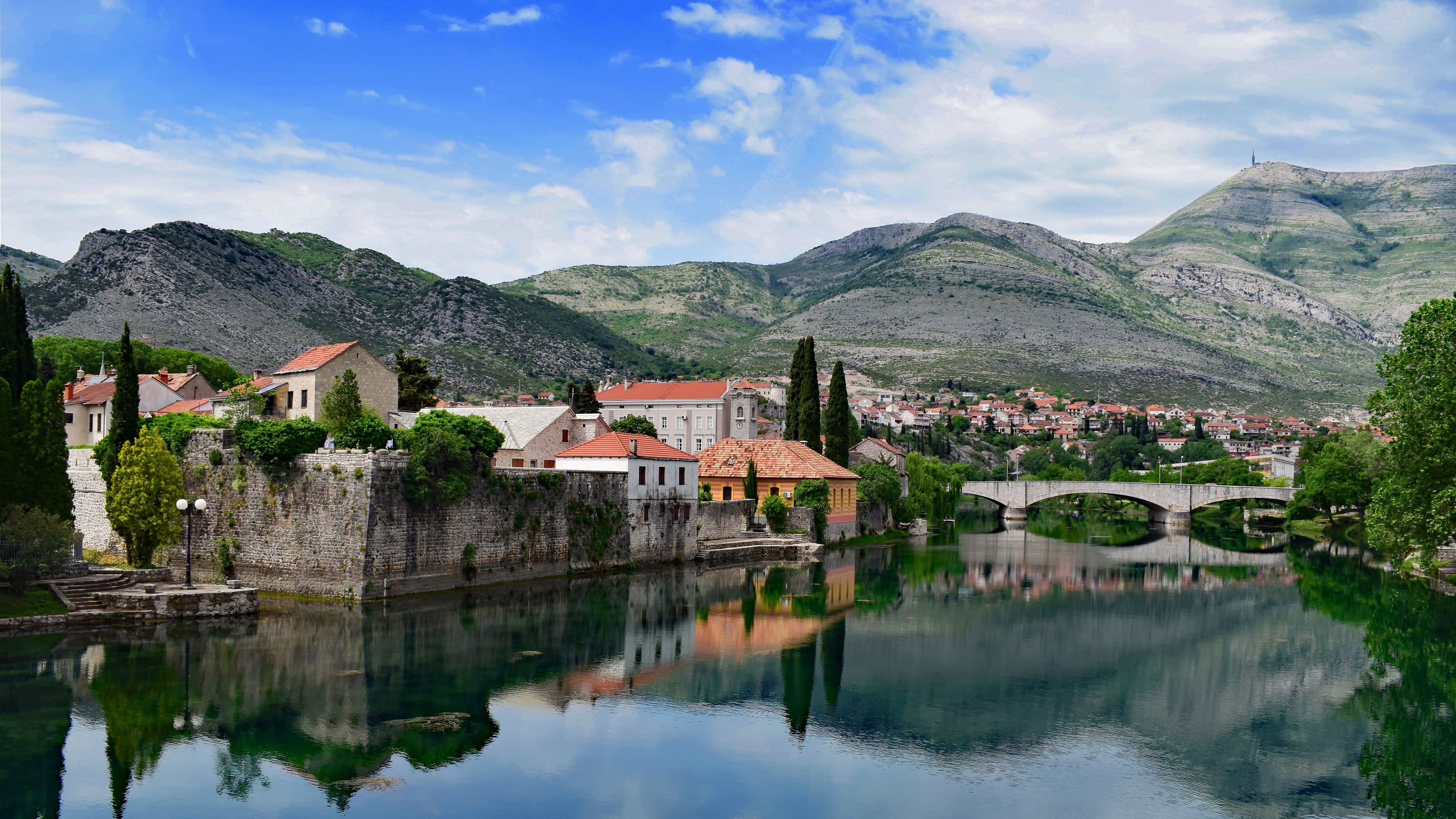 buildings, reflection, mountains, 4k, HD Wallpaper