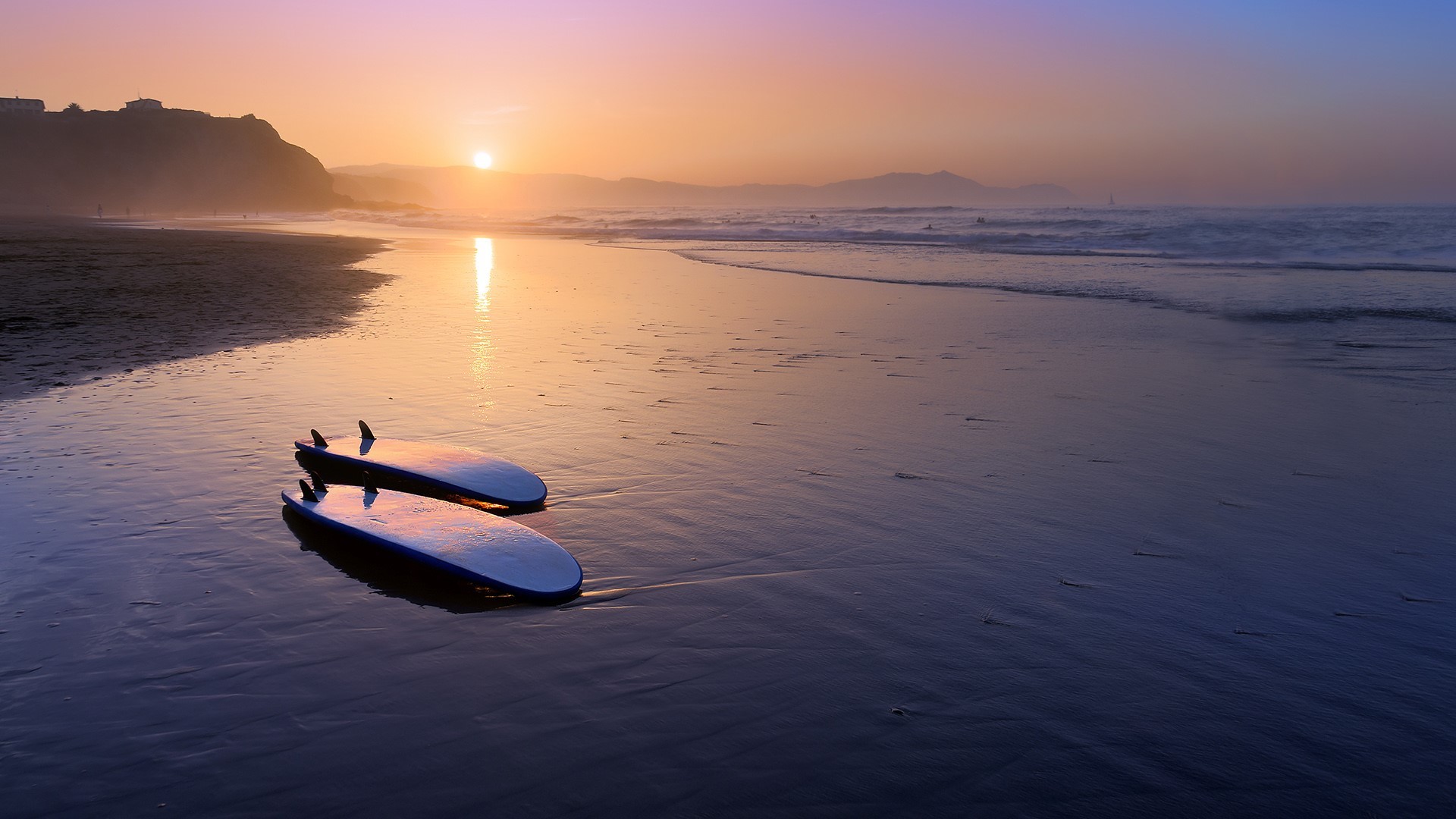 nature, landscape, Sun, sunset, surfboards, reflection, mountains, house, mist, water, waves, Spain, HD Wallpaper