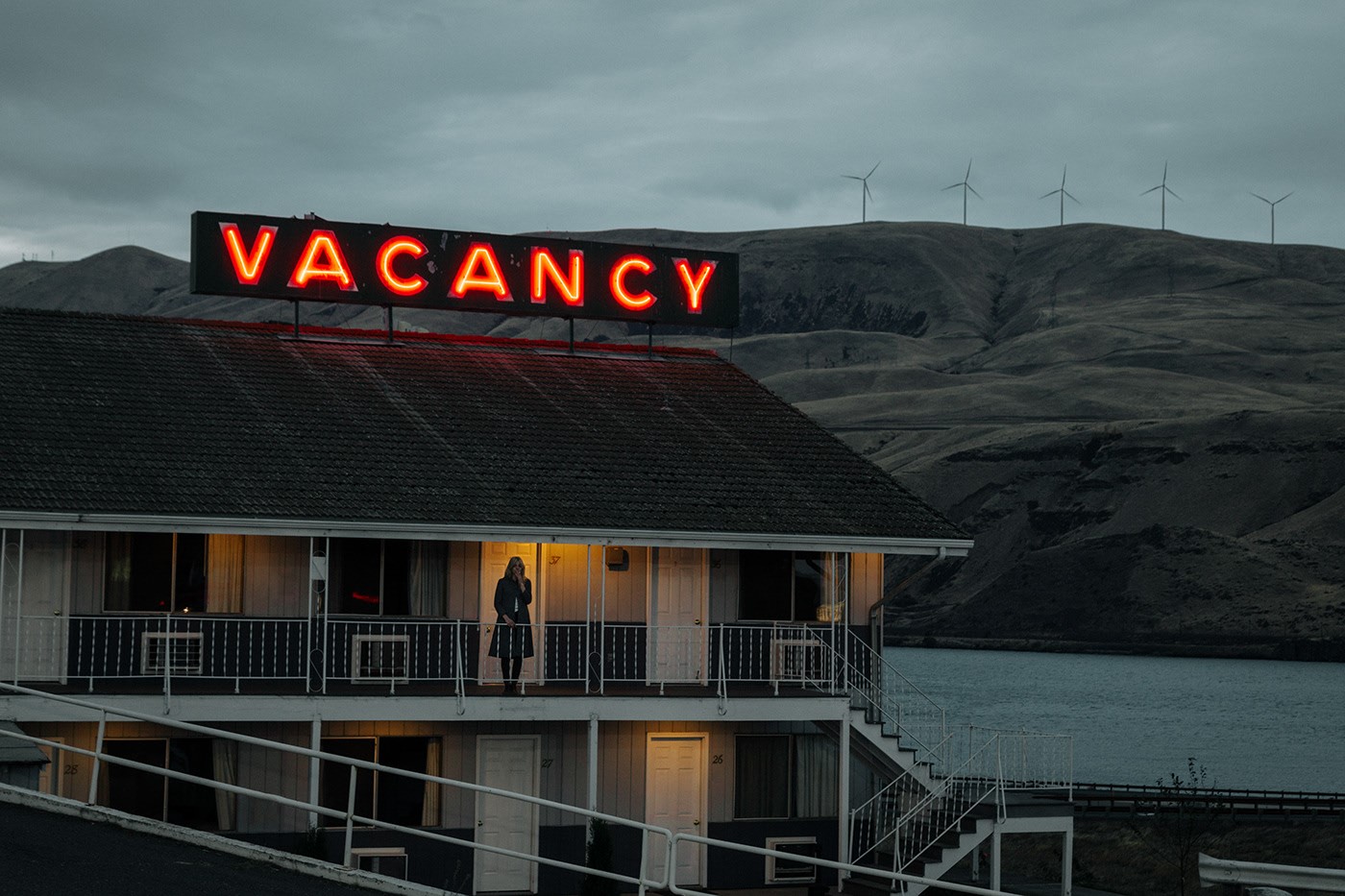 photography, landscape, motel, women, neon sign, HD Wallpaper