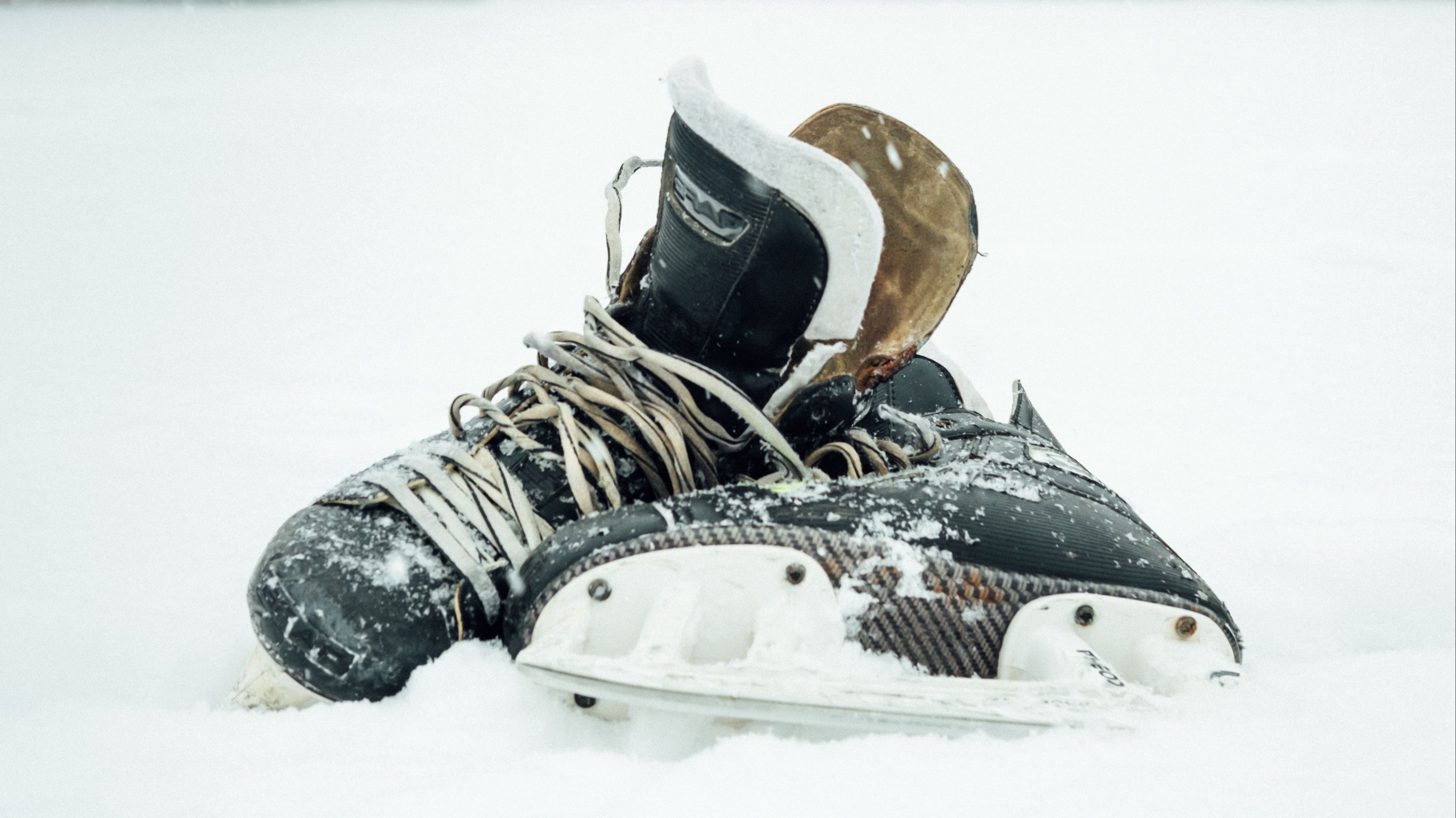 skates, snow, snowfall, winter, 4k, HD Wallpaper