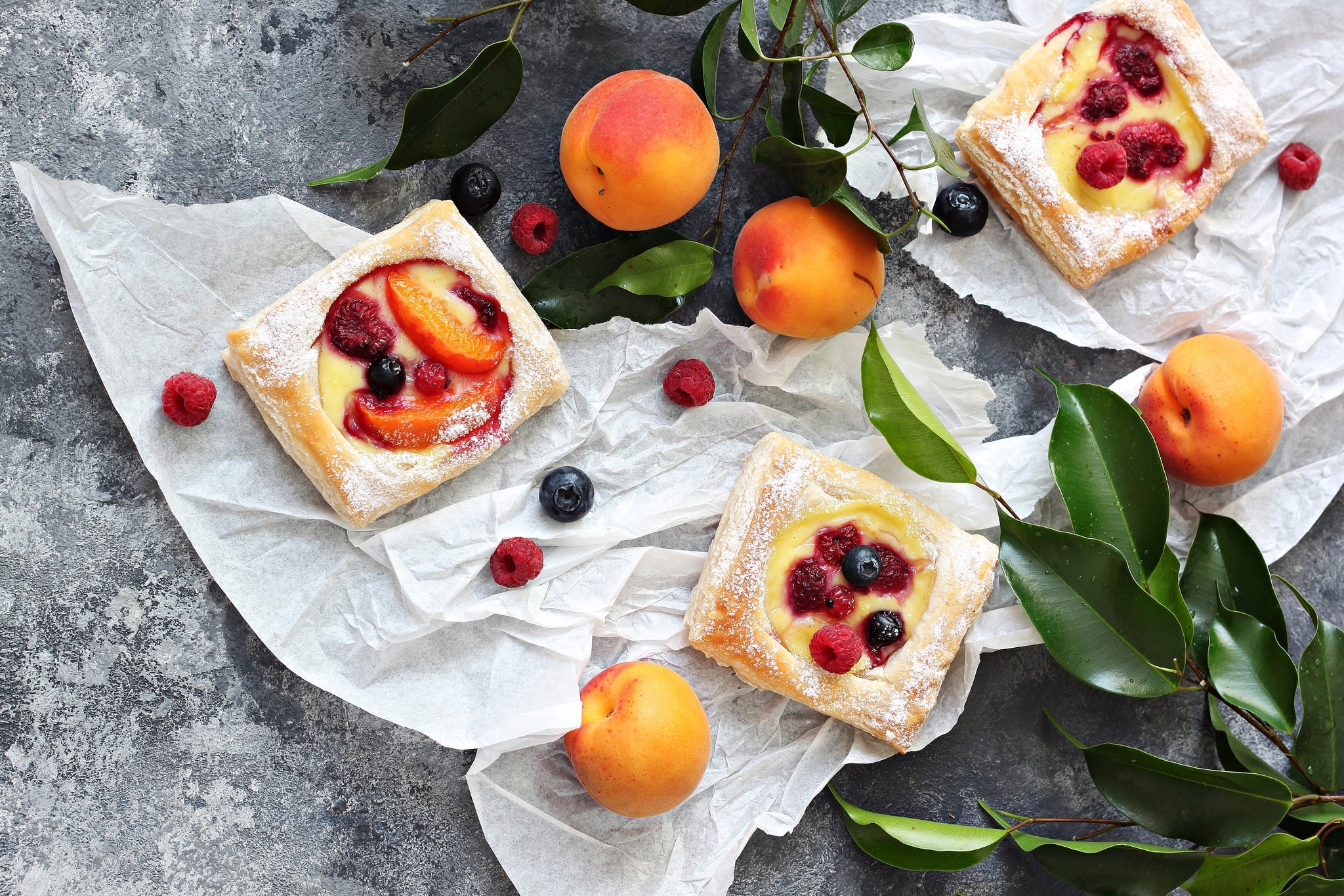 food, sweets, fruit, berries, peaches, leaves, flour, HD Wallpaper