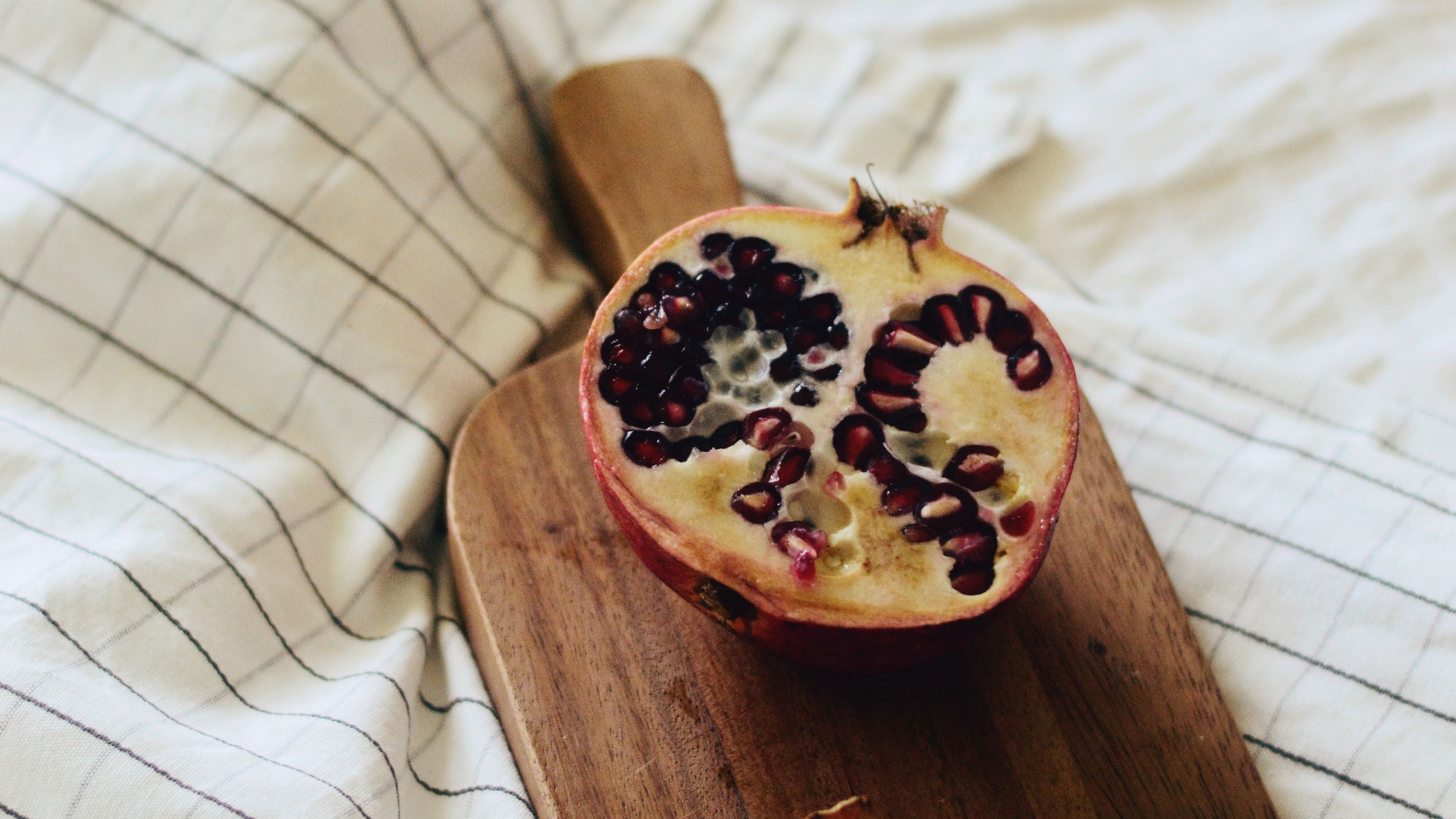 pomegranate, fruit, cloth, 4k, HD Wallpaper