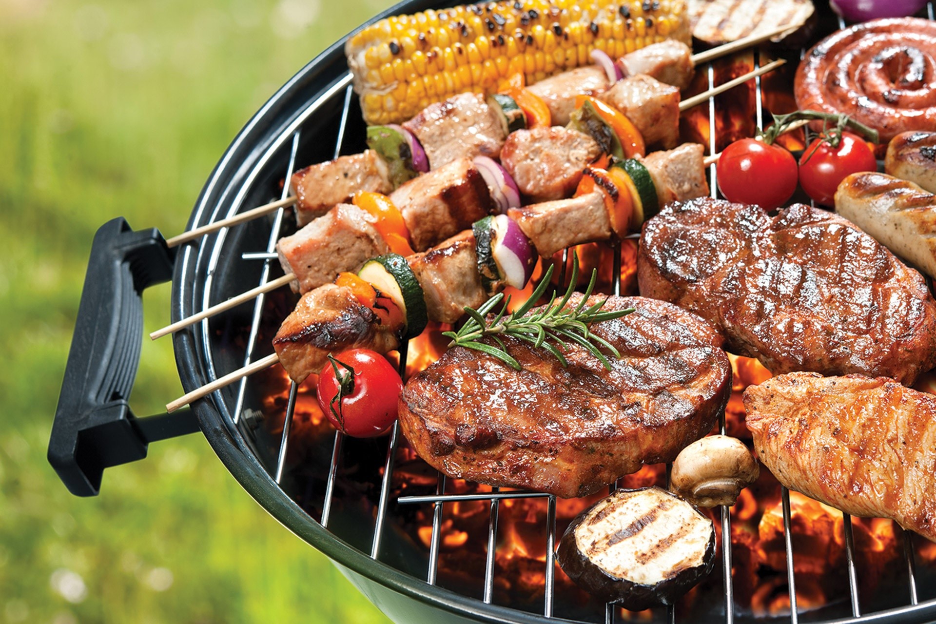 meat, vegetables, Barbecue Grill, corn, cooking, steak, cow, flesh, muscles, animals, tomatoes, mushroom, sausage, rosemary, red onion, bell peppers, food, zucchini (vegetable), HD Wallpaper