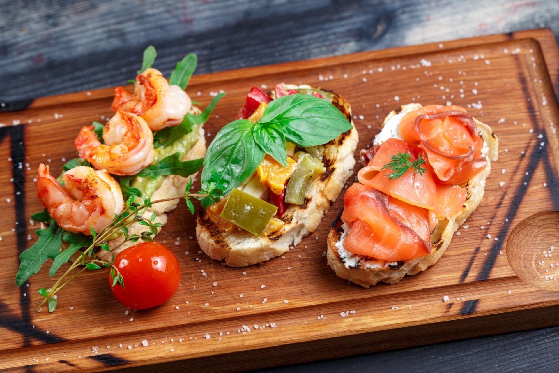bread, food, tomatoes, salmon, fish, shrimp, basil, salt, cutting board, toast, dill, HD Wallpaper