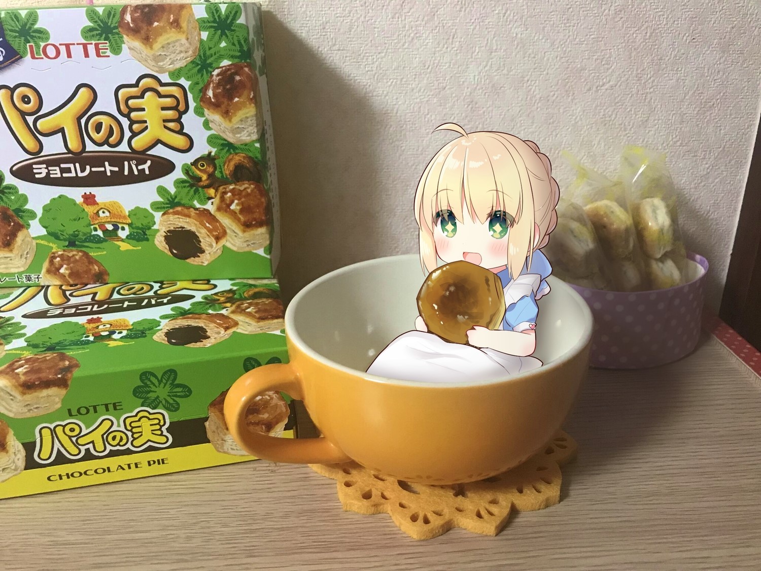 Fate/Stay Night, Artoria Pendragon, Saber, apron, blush, chibi, food, green eyes, short hair, HD Wallpaper