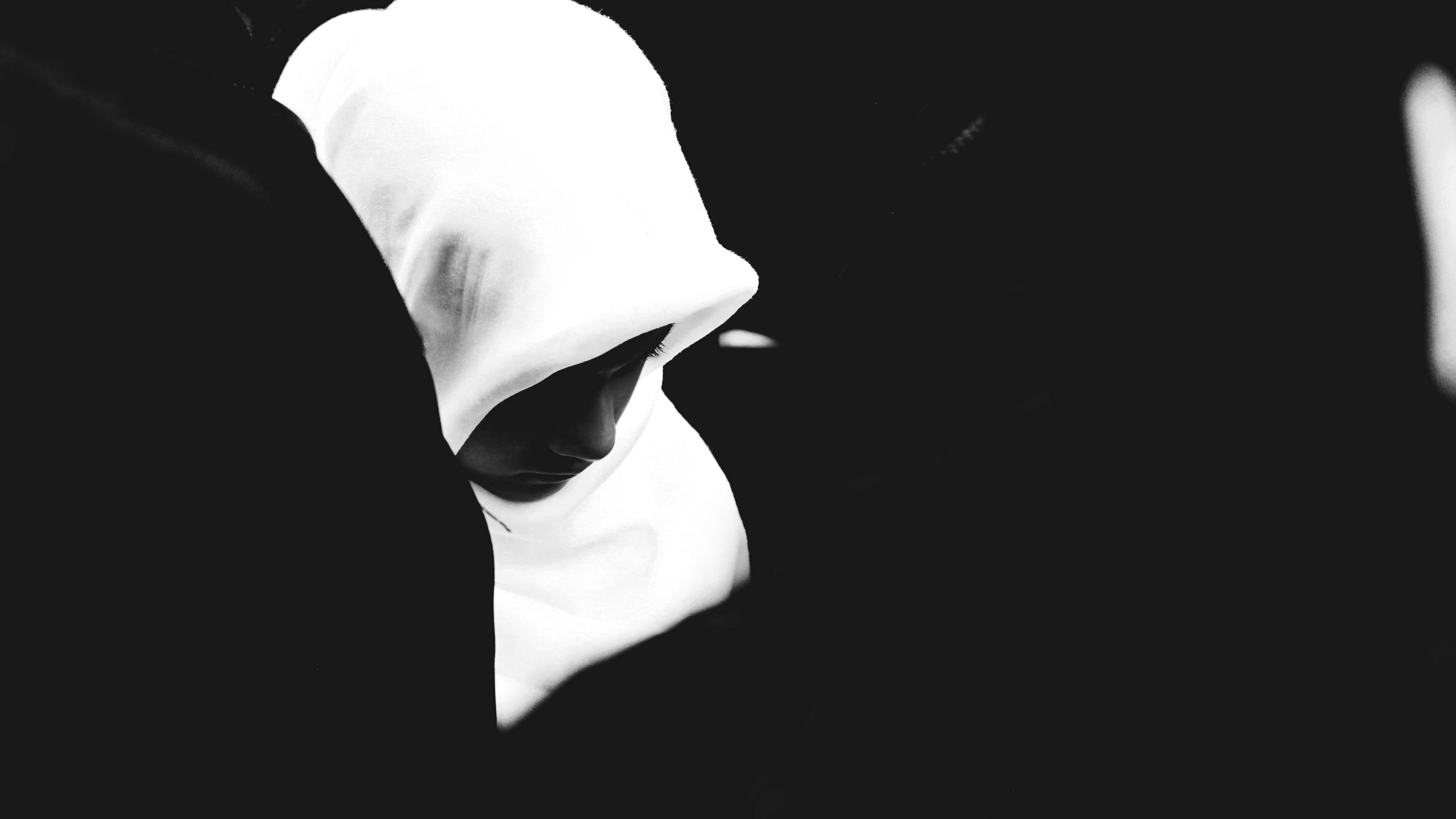 child, shawl, bw, dark, minimalism, 4k, HD Wallpaper