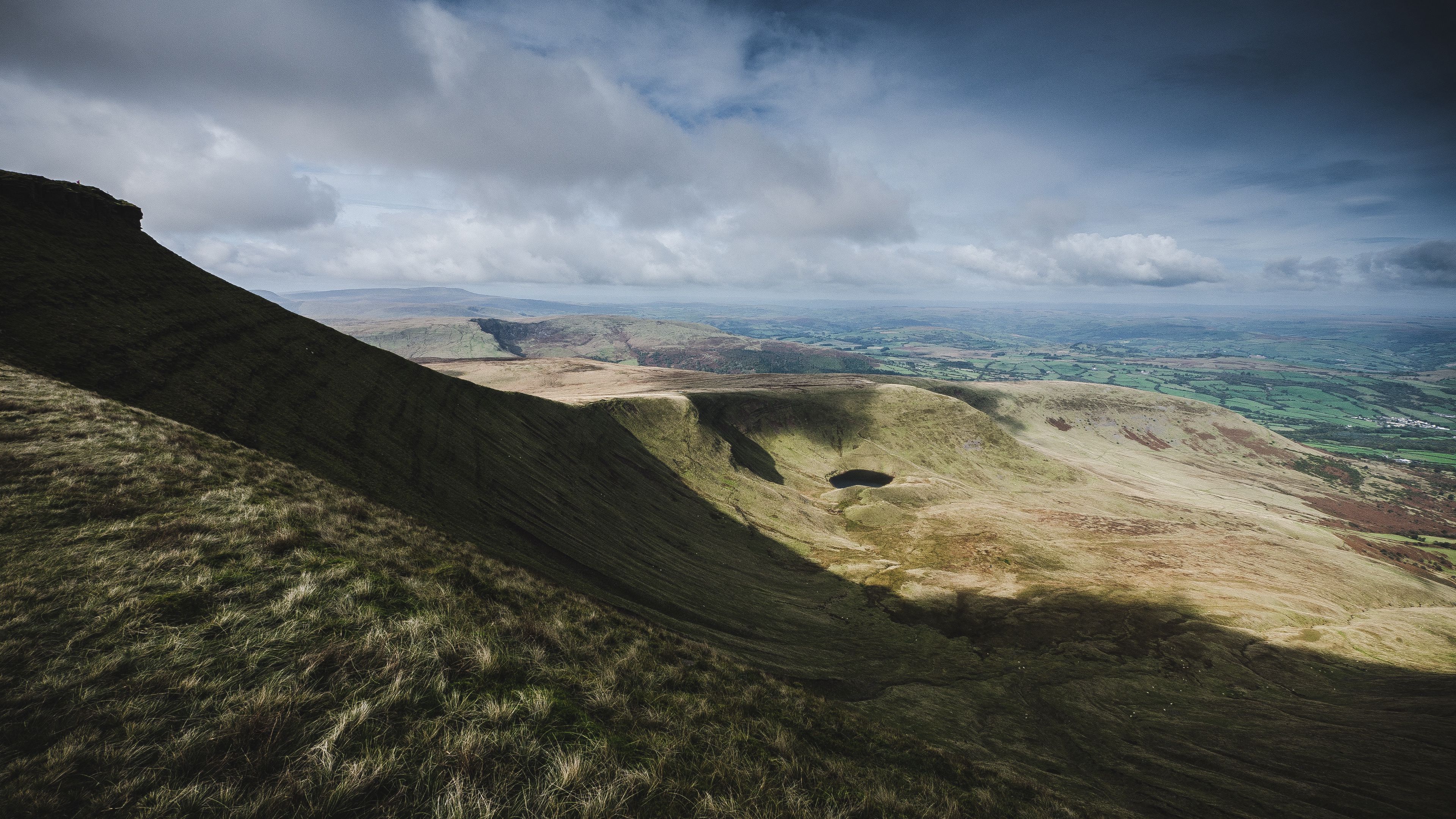 pen y fan, peak, hill, grass, clouds, united kingdom, 4k, HD Wallpaper