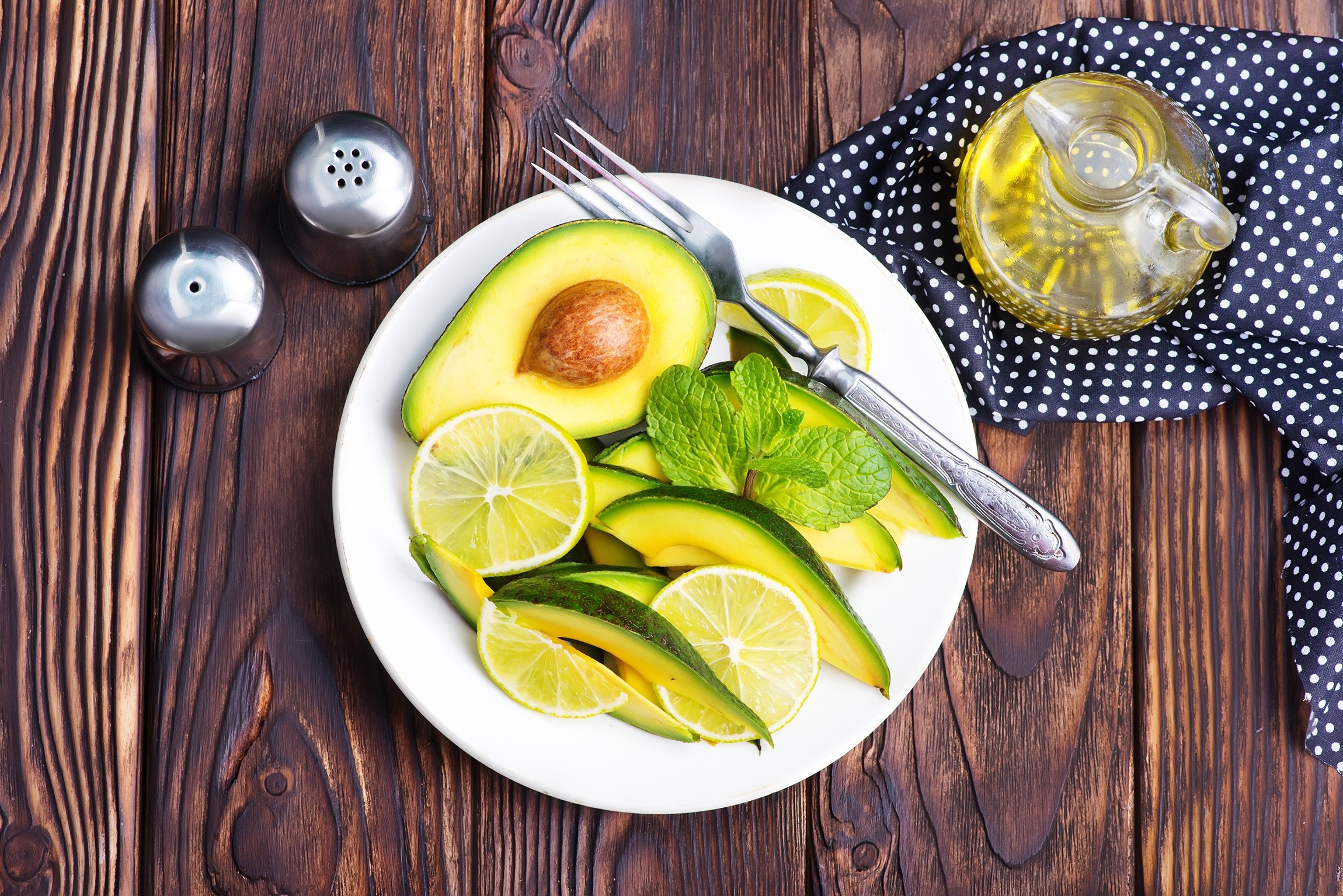Avocado, avocados, food, fruit, fork, lime, wooden surface, olive oil, HD Wallpaper