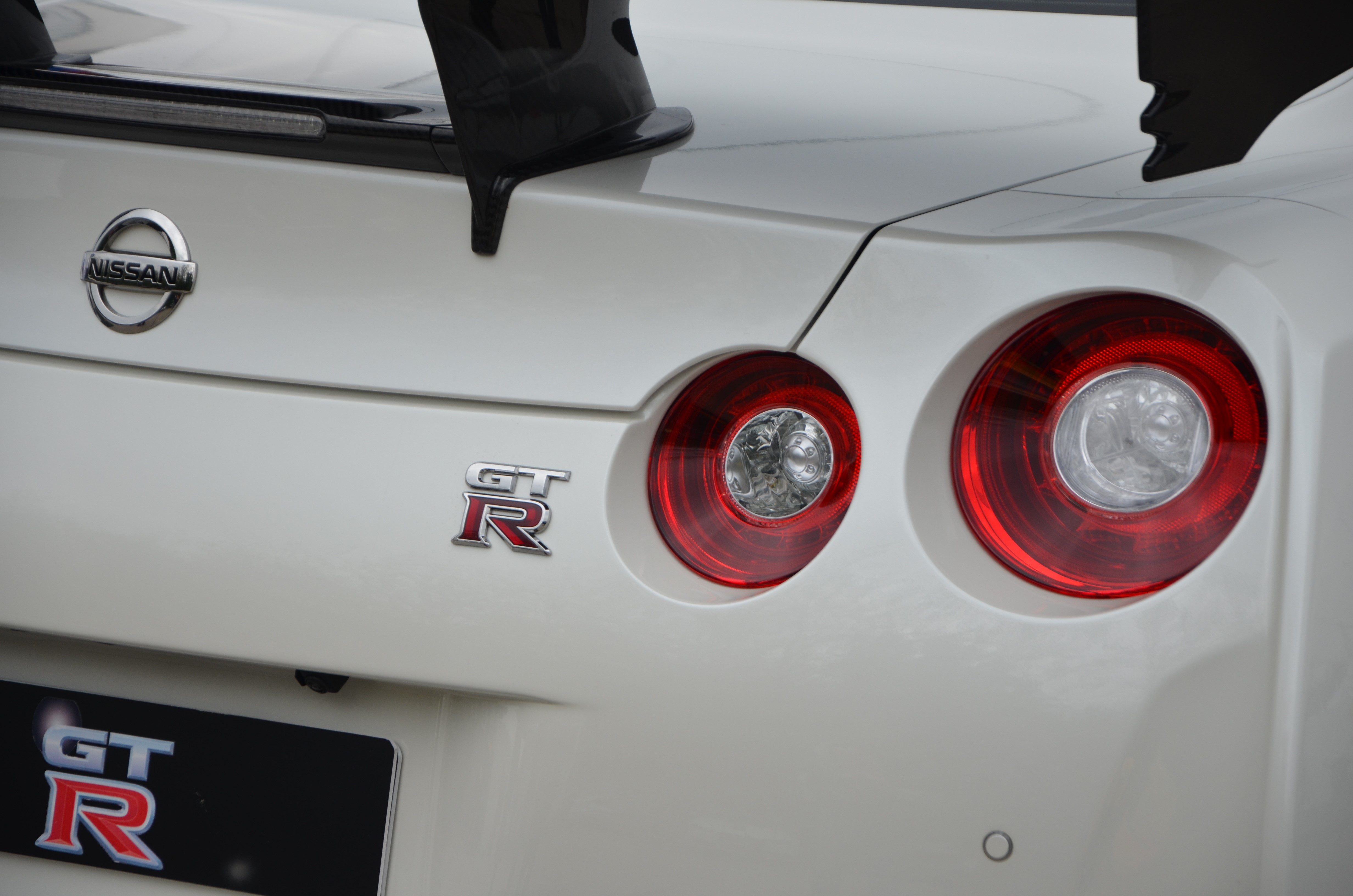 Nissan, Nissan GT-R, taillights, closeup, white cars, HD Wallpaper