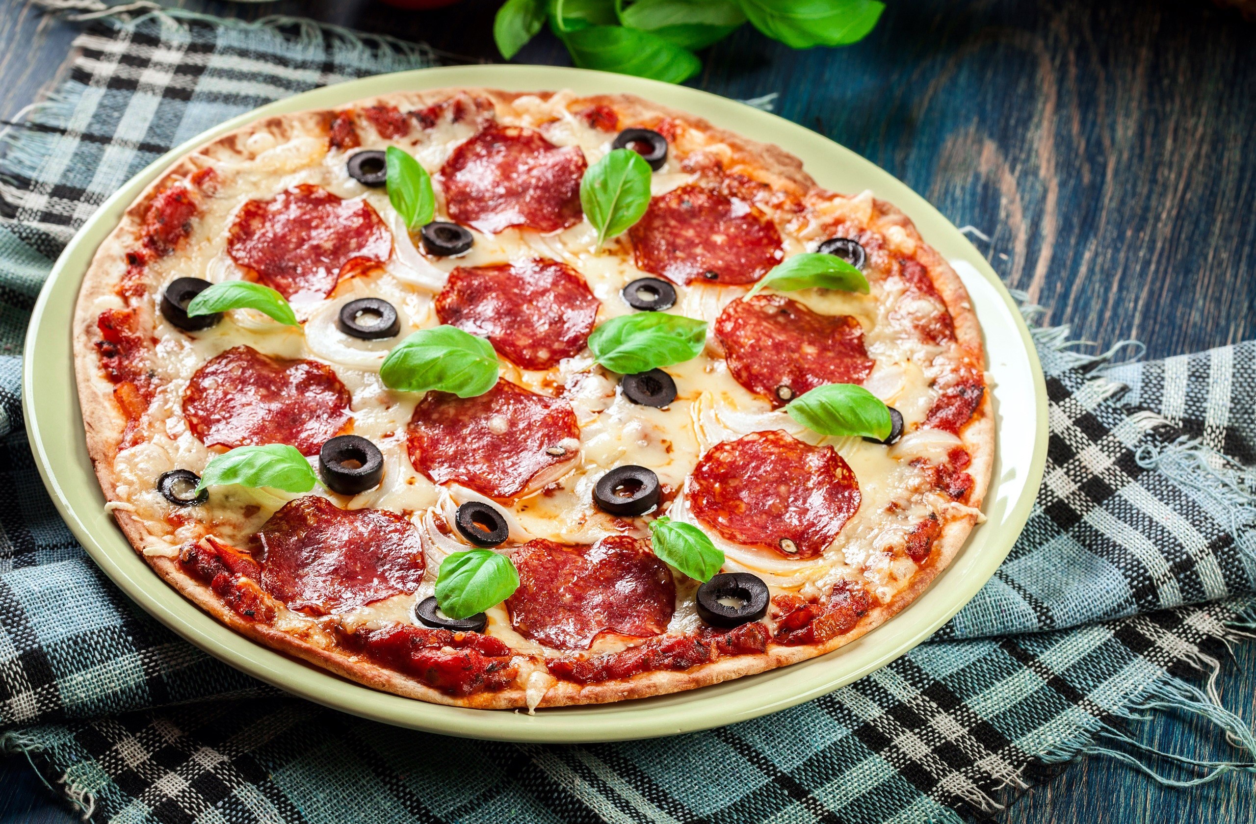 food, pizza, salami, olives, basil, Mozzarella, wooden surface, leaves, HD Wallpaper