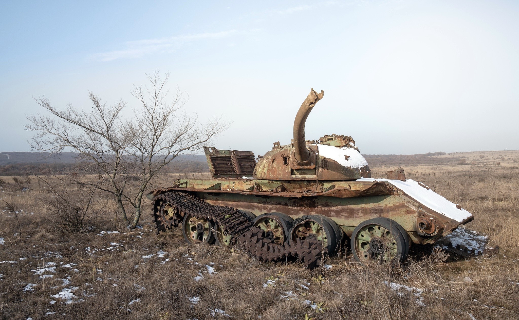wreck, tank, vehicle, military, field, HD Wallpaper