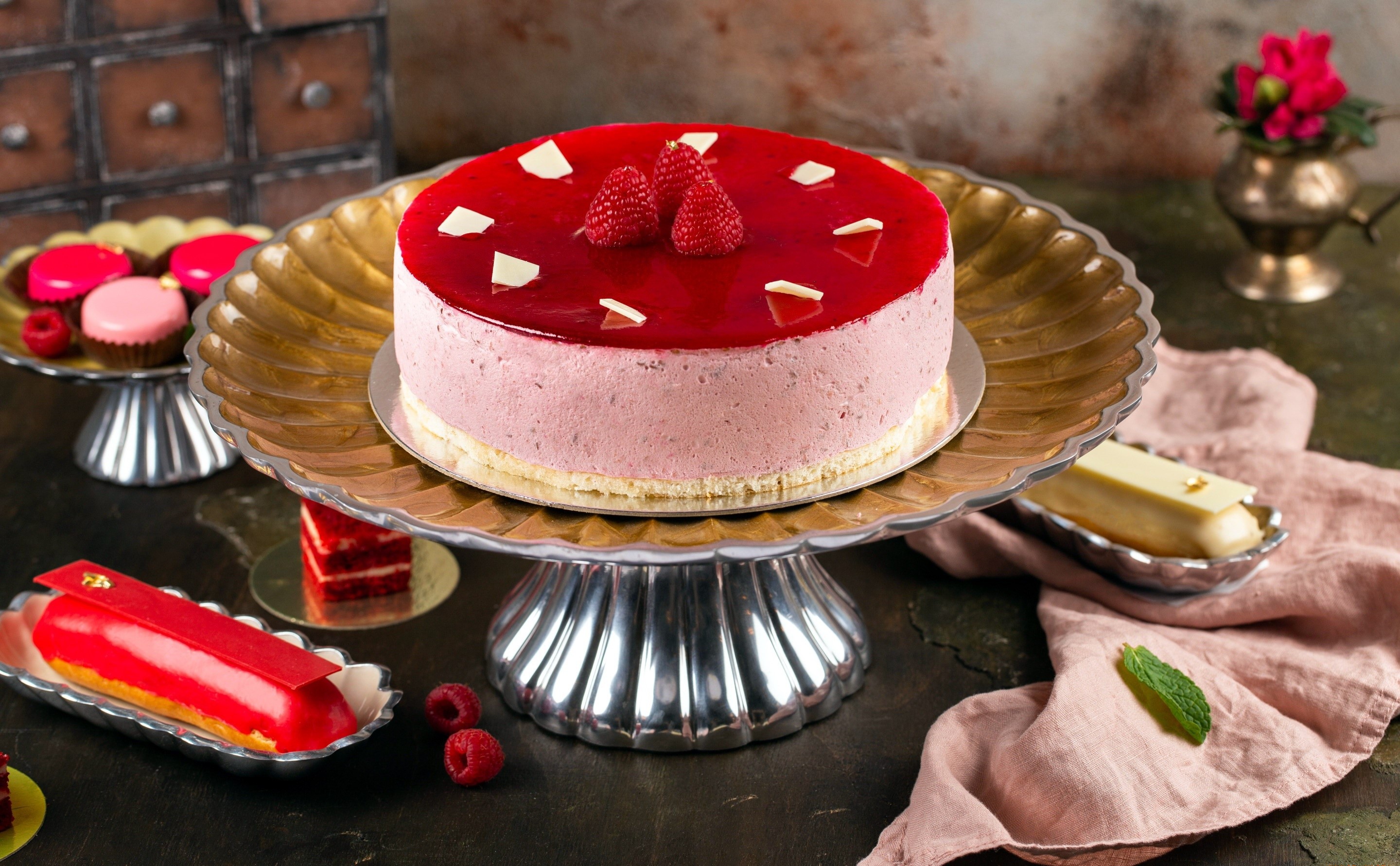 cake, sweets, food, red, strawberries, HD Wallpaper