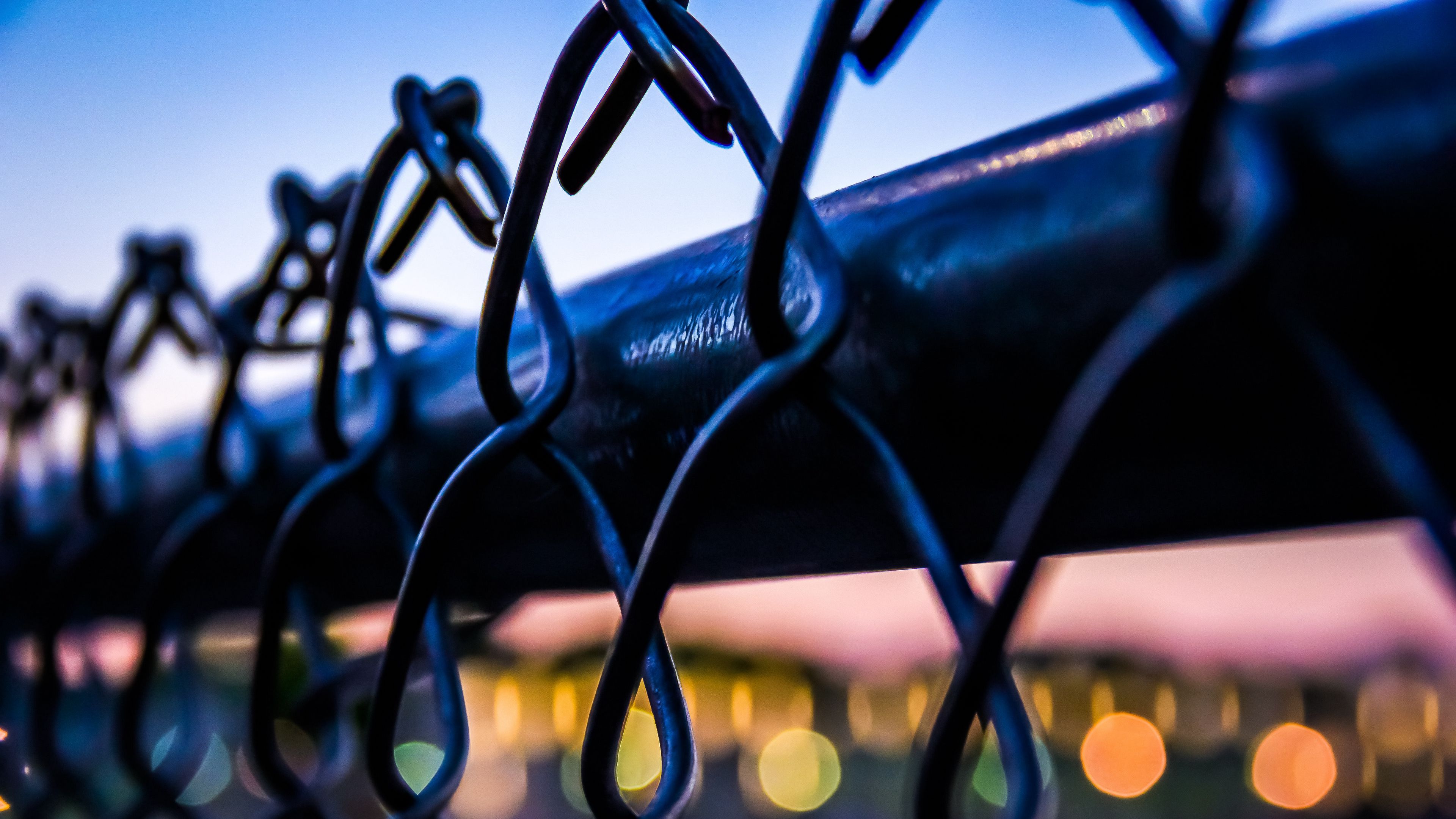 fence, mesh, glare, bokeh, macro, 4k, HD Wallpaper