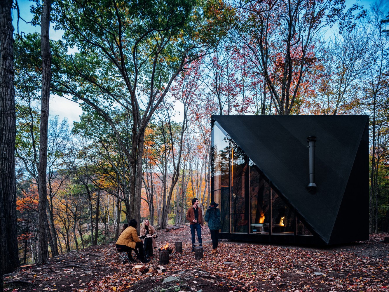 modern, cabin, forest, campfire, outdoors, friendship, HD Wallpaper