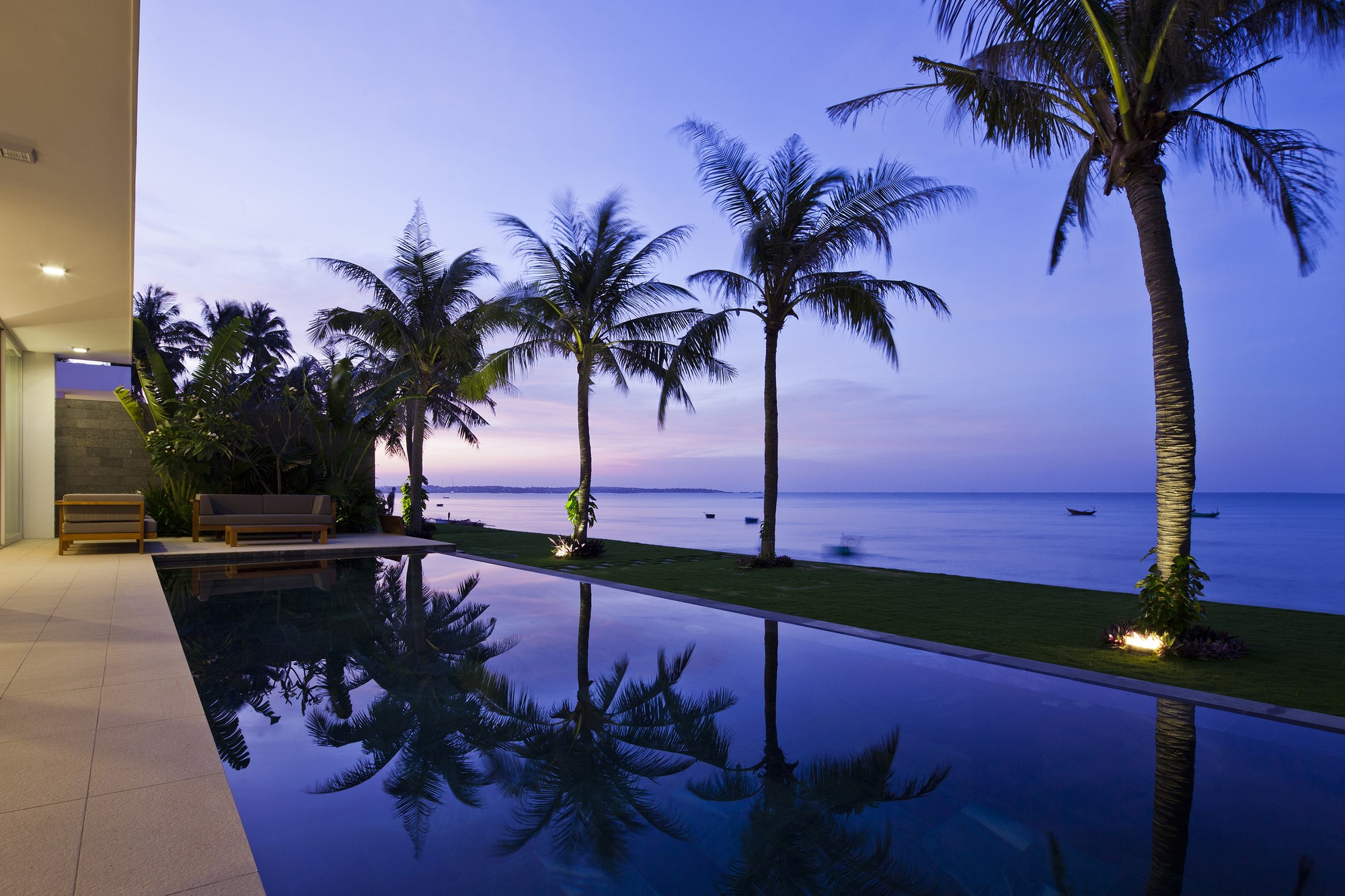 house, architecture, luxury, mansions, palm trees, modern, swimming pool, sea, HD Wallpaper