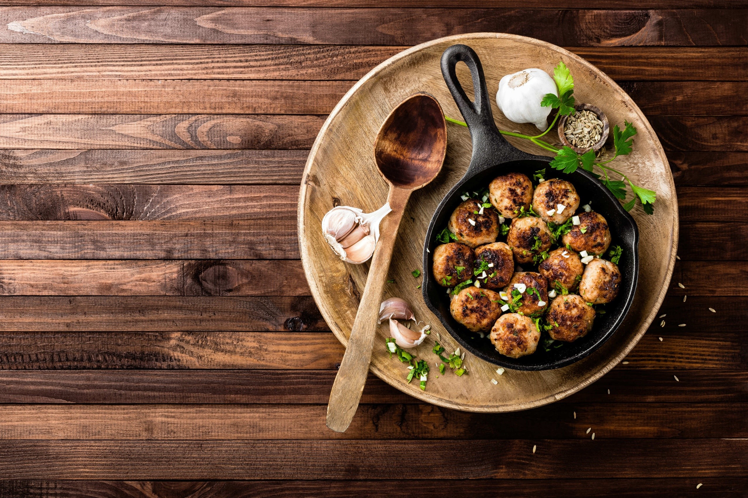 still life, food, wooden surface, spoon, Garlic, meat, HD Wallpaper