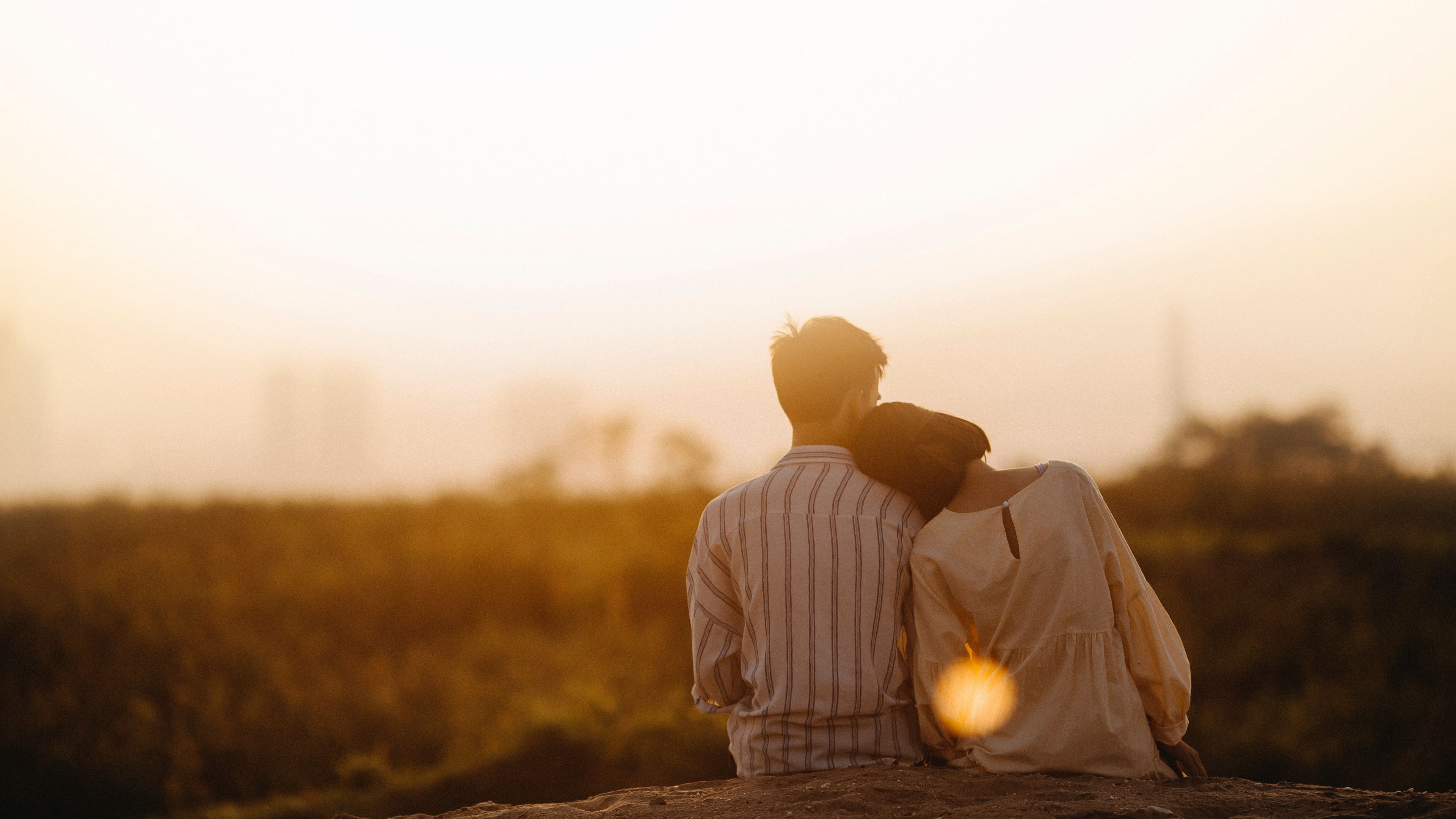 couple, sunset, tenderness, love, sunlight, 4k, HD Wallpaper