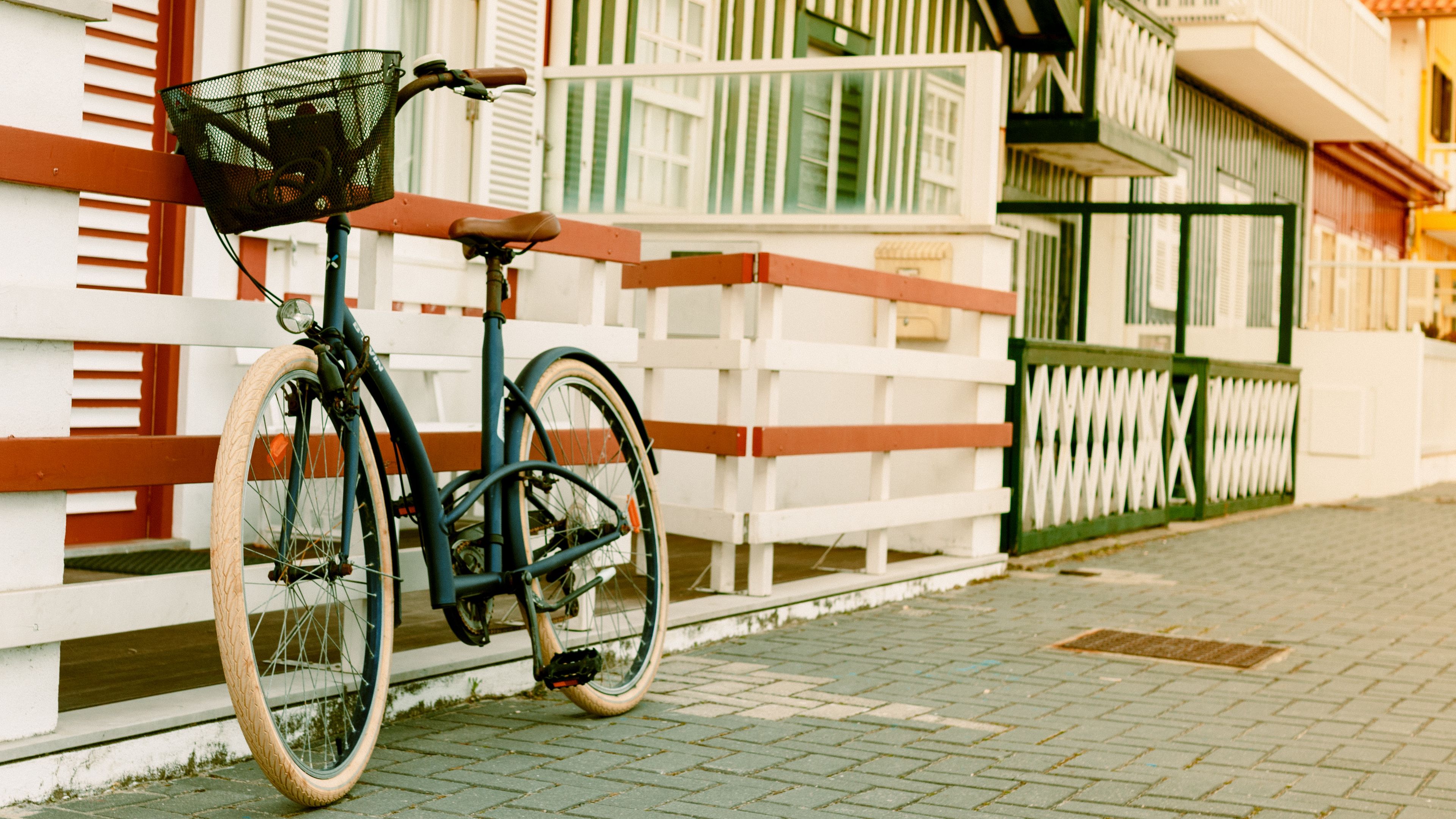 bicycle, basket, street, house, 4k, HD Wallpaper