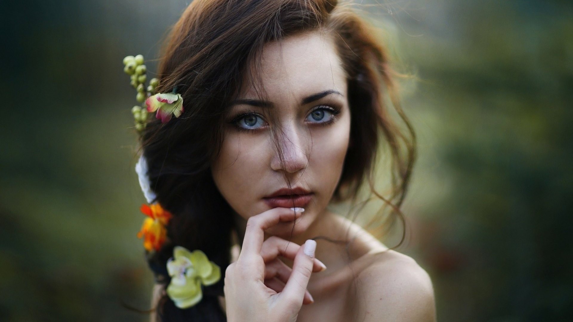 brunette, blue eye, girl, flower in hair, HD Wallpaper