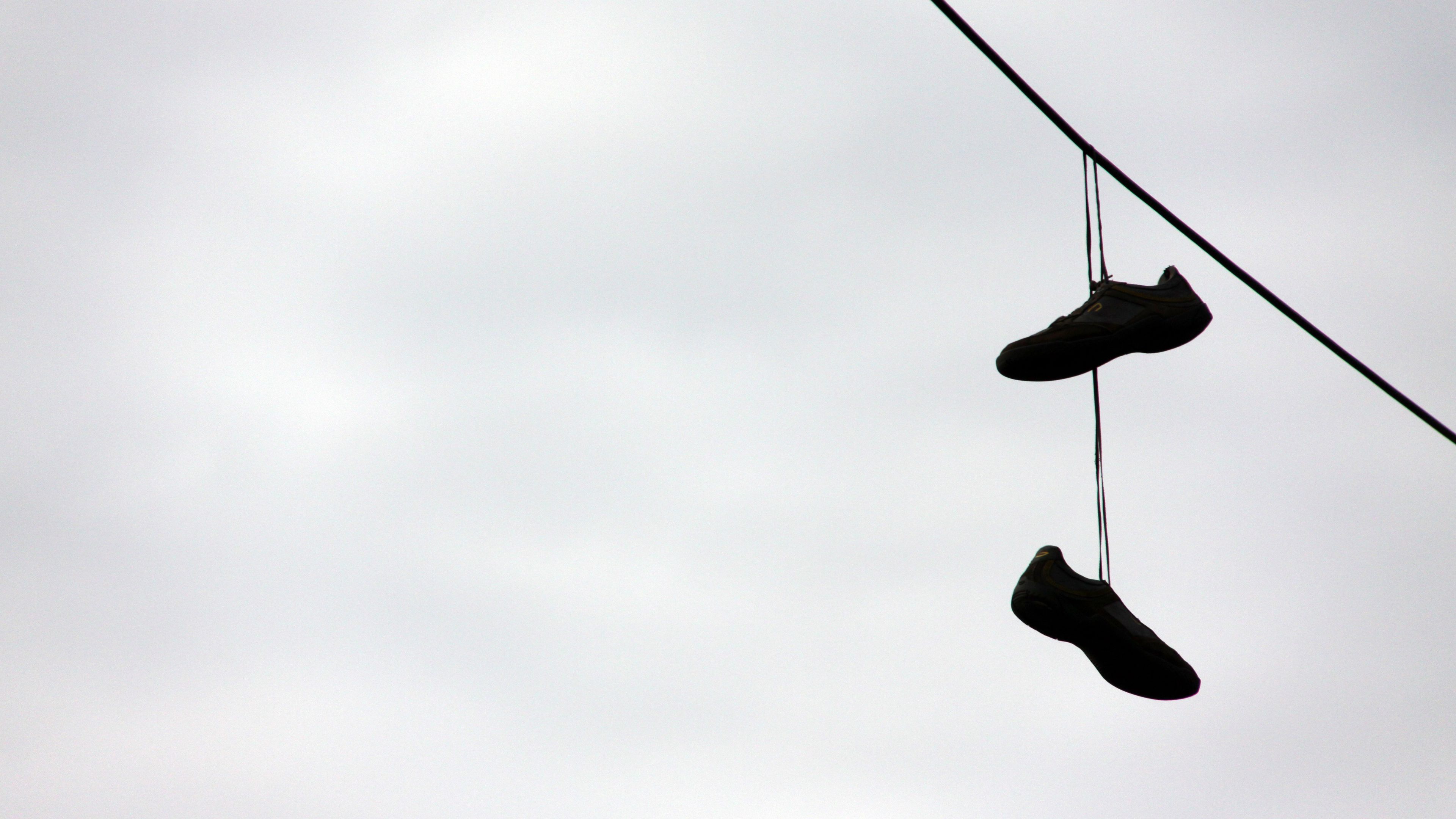 sneakers, bw, wire, minimalism, 4k, HD Wallpaper
