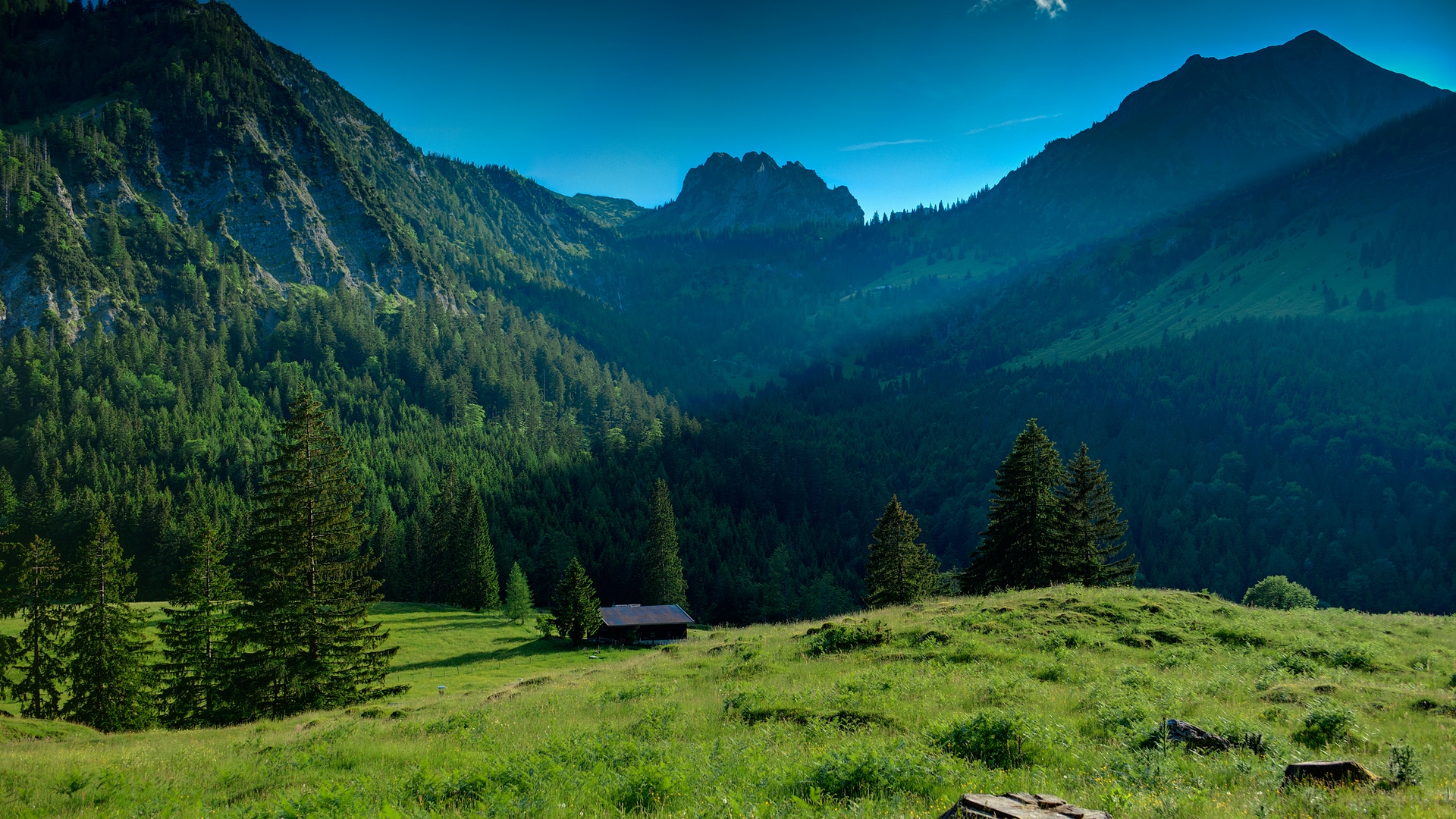 beautiful, cabin, spring, skies, green, mountains, nature, meadow, blue, HD Wallpaper