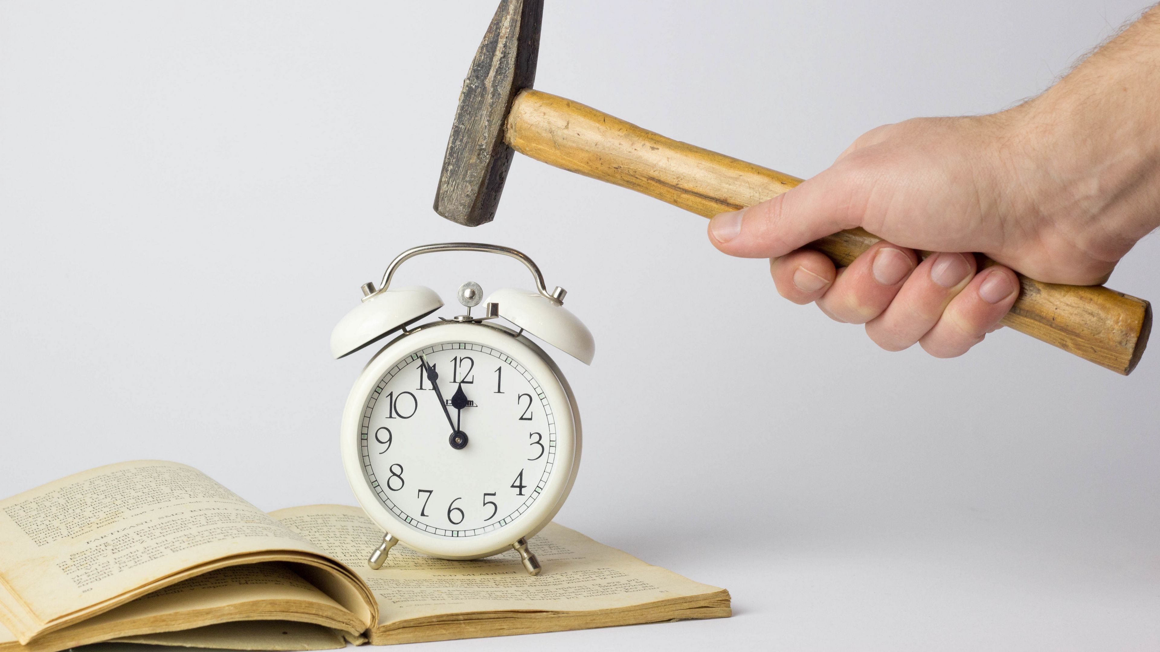 alarm clock, hammer, white, 4k, HD Wallpaper