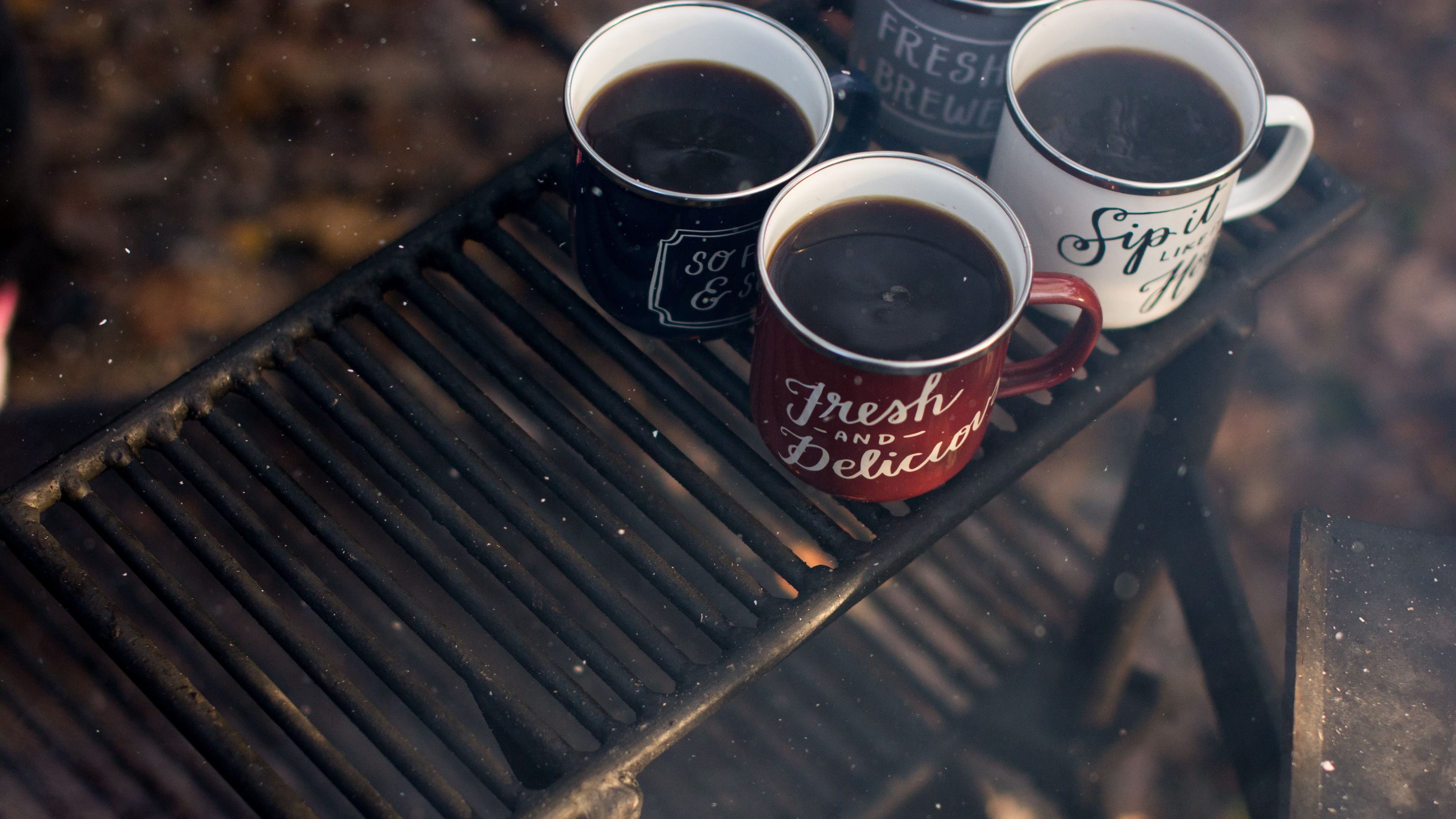 mugs, tea, camping, bonfire, travel, 4k, HD Wallpaper